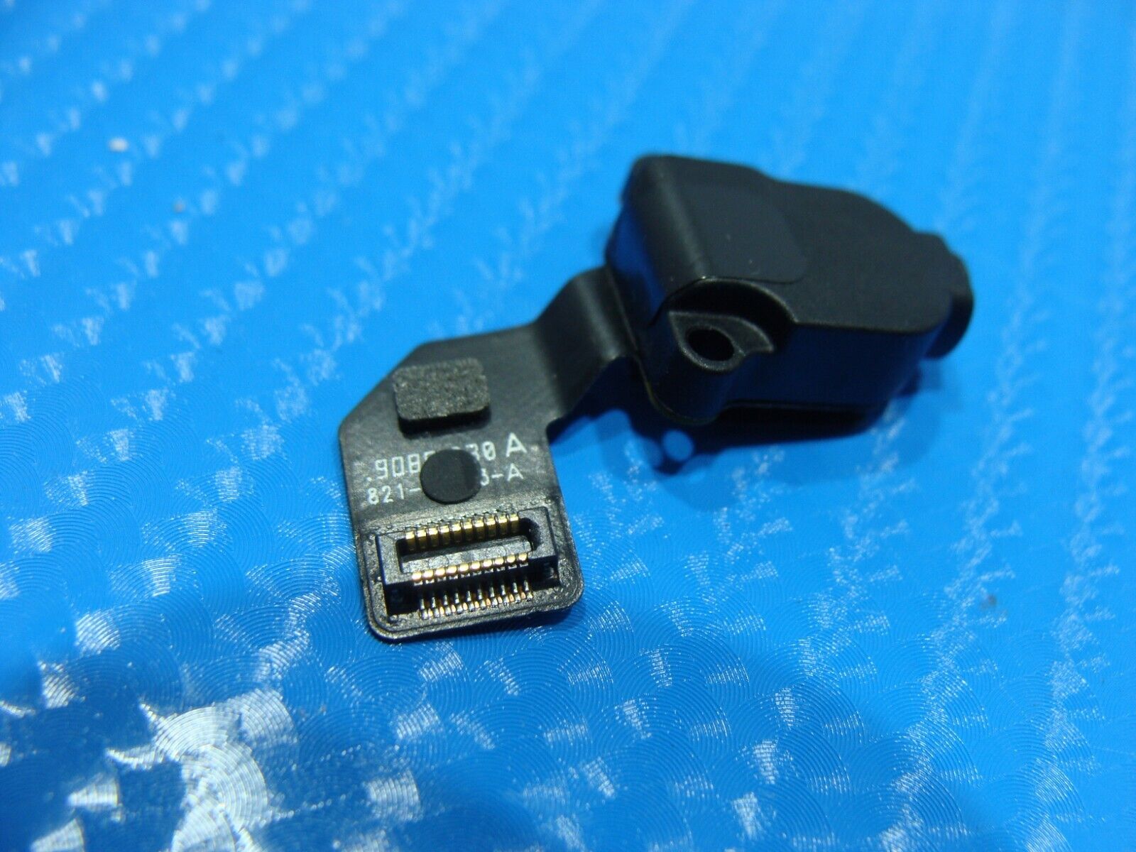 MacBook Pro A1990 15