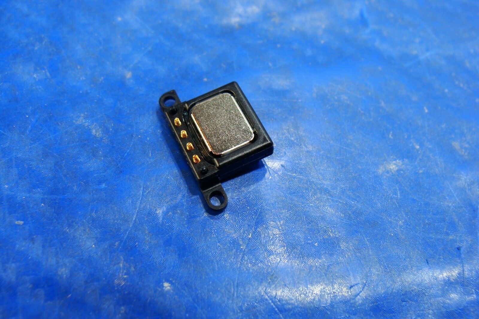 Apple iPhone 6S A1688 MKT12LL/A Late 2015 4.7