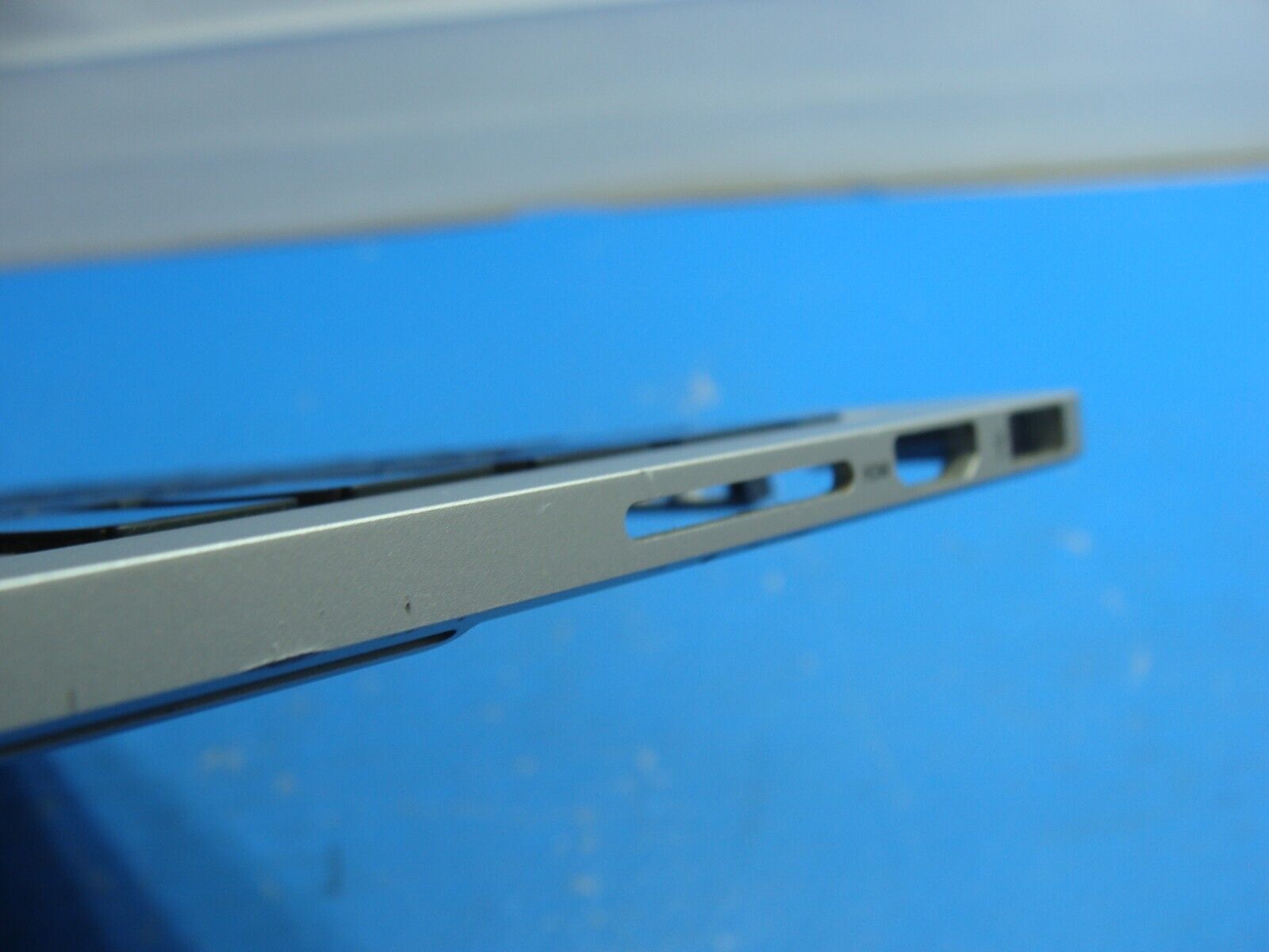 MacBook Pro A1502 13 Mid 2014 MGX72LL/A Top Case w/Keyboard Silver 661-8154