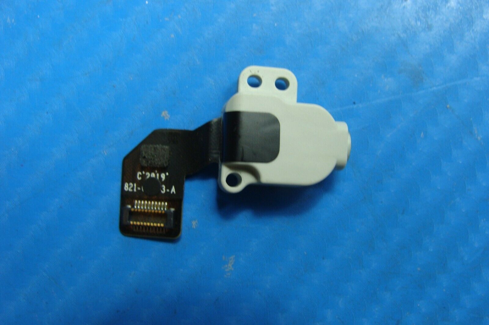 MacBook Pro A1990 15.4