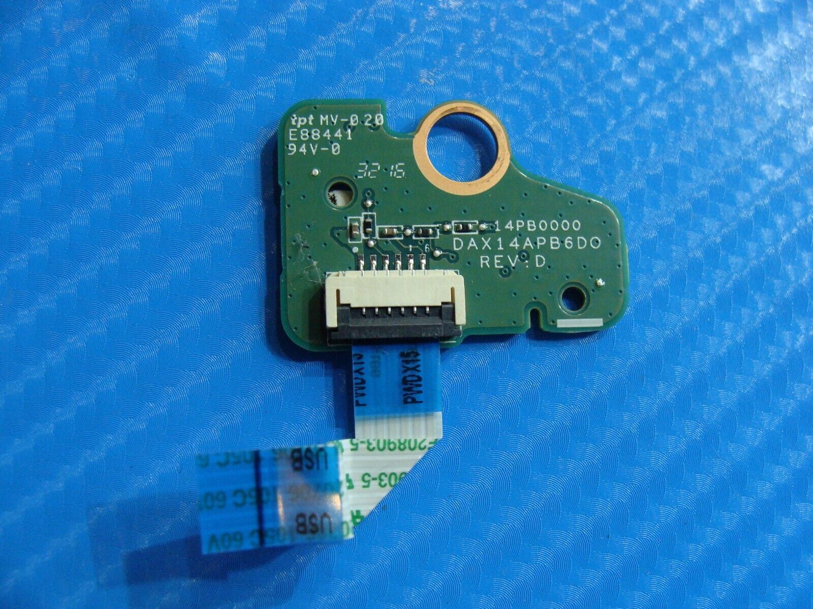 HP Pavilion 15-an051dx 15.6