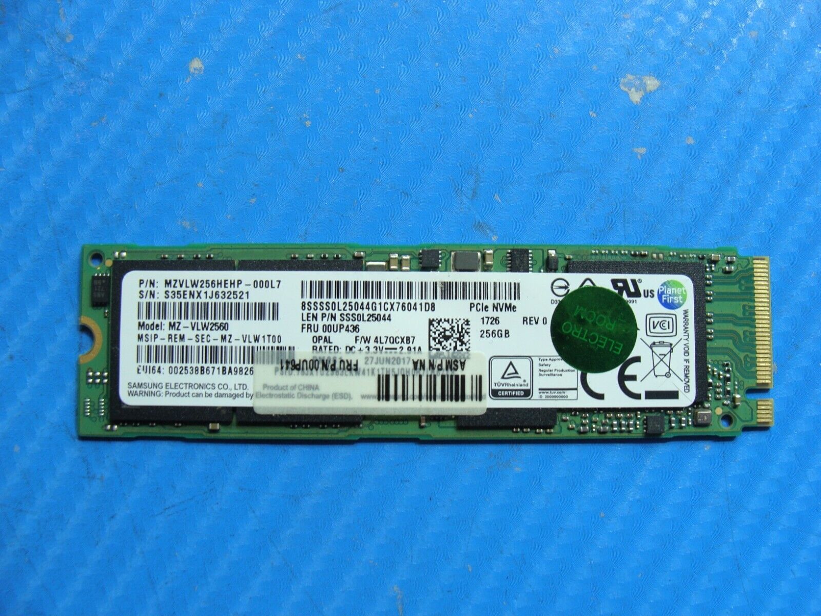 Lenovo E570 Samsung 256GB NVMe M.2 SSD Solid State Drive MZVLW256HEHP-000L7