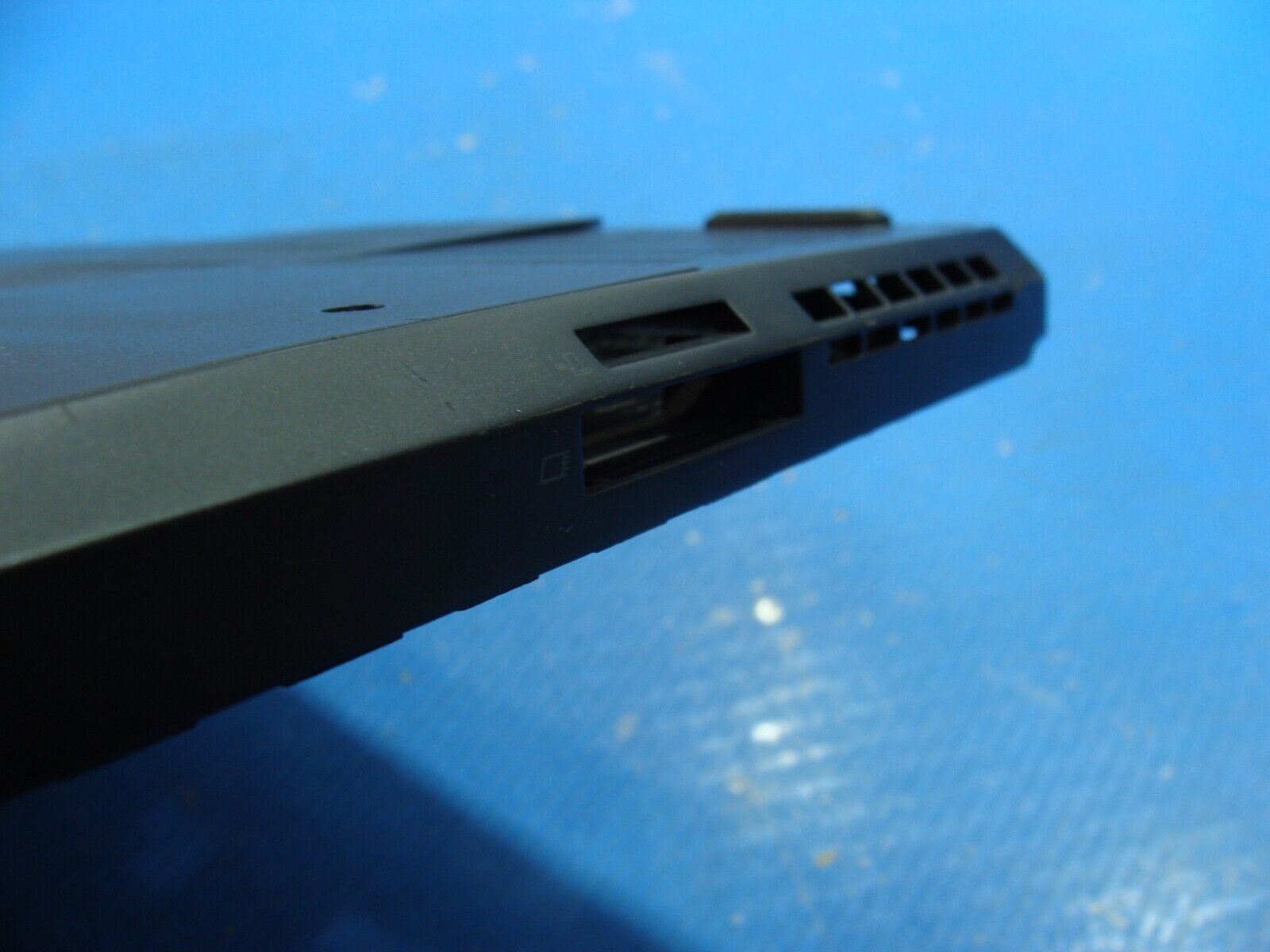 Lenovo ThinkPad 15.6” P51 OEM Laptop Bottom Case w/Cover Doors Black AM0Z6000500