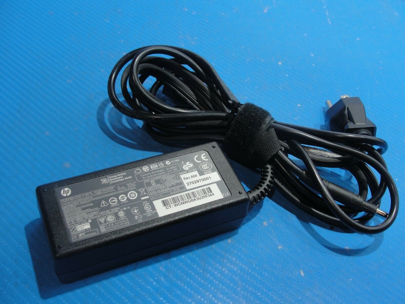 Genuine HP AC Adapter Power Charger 19.5V 3.33A 65W 693715-001 