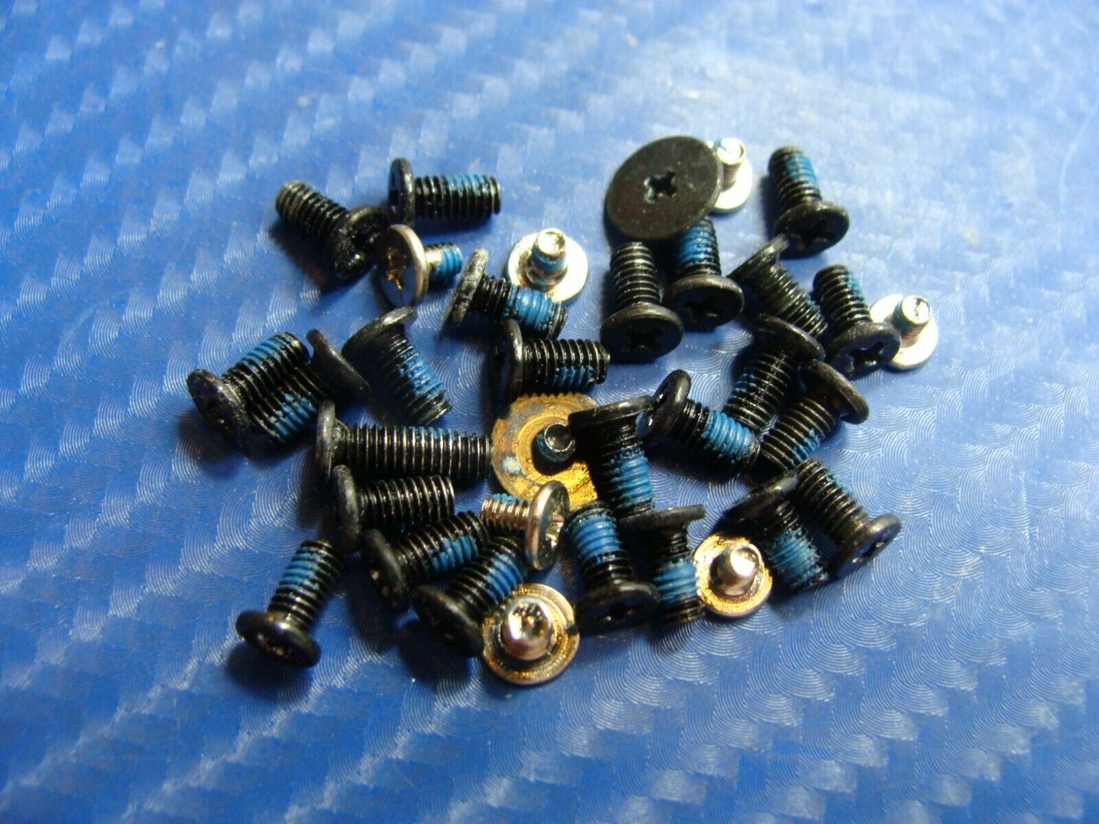 HP Pavilion 15-r015dx 15.6