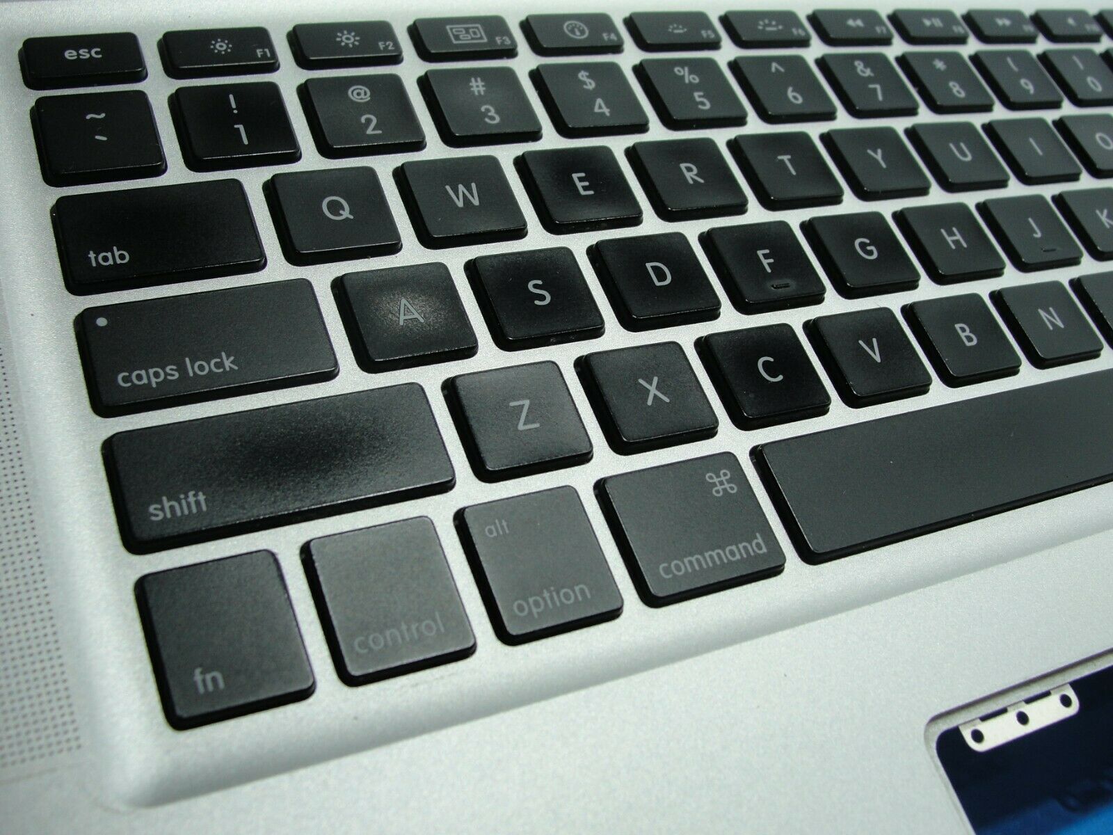 MacBook Pro A1297 MC024LL/A Early 2010 17