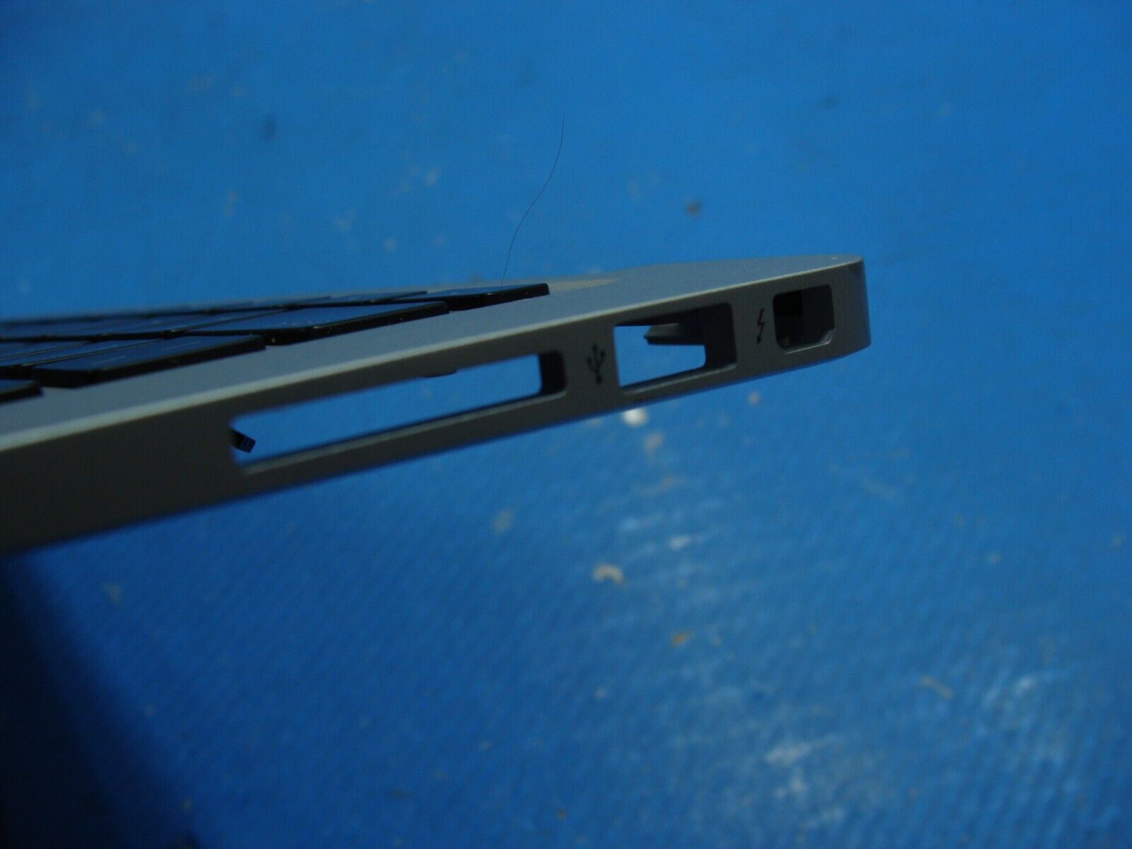 MacBook Air A1466 13 Mid 2012 MD231LL/A Top Case w/Keyboard Trackpad 661-6635