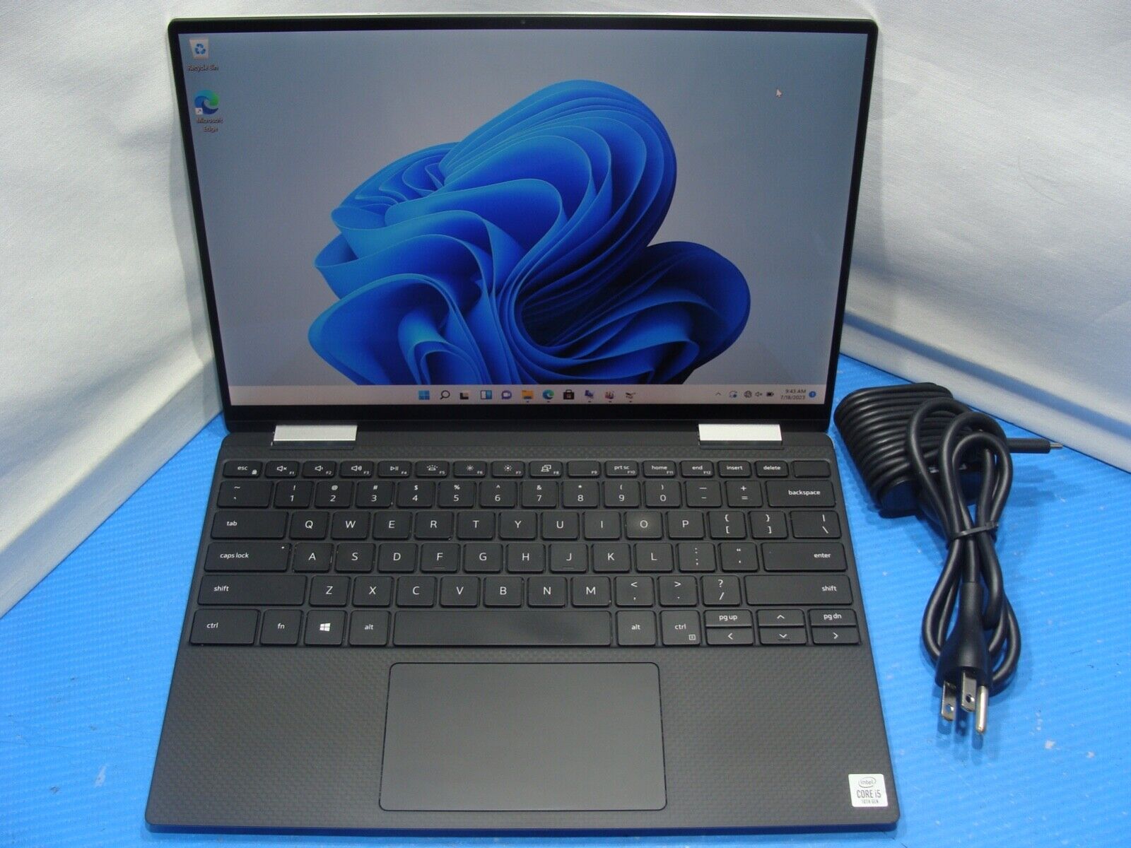 Premium Touchscreen Dell XPS 7390 2-in-1 FHD 1.0GHz i5-1035G1 8GB RAM 256GB SSD