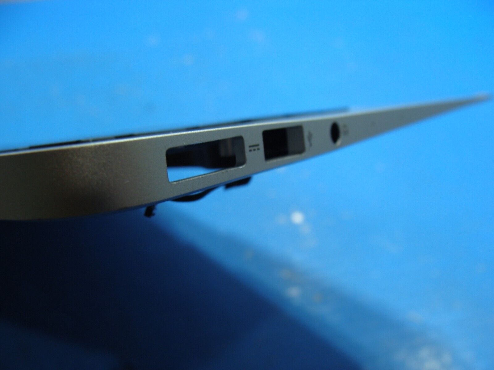 MacBook Air A1466 13 2015 MJVE2LL Top Case w/Keyboard Trackpad Silver 661-7480