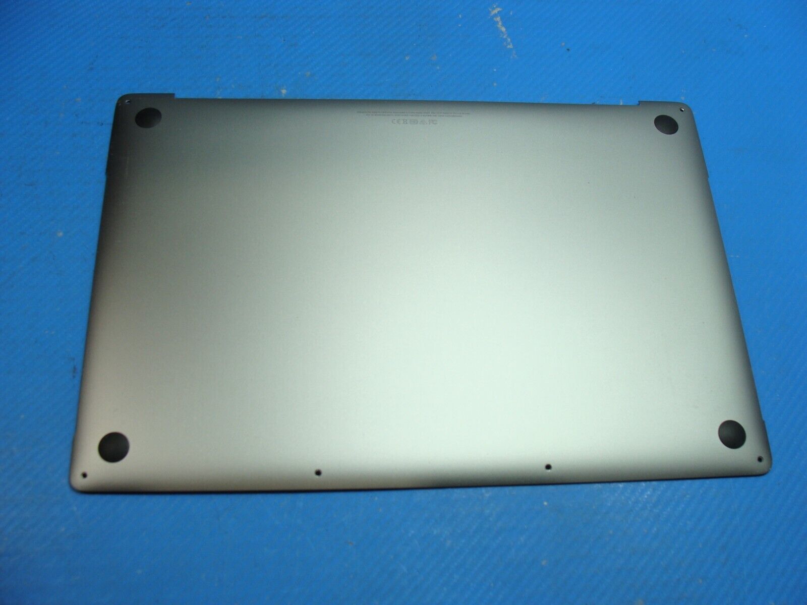 MacBook Pro A1990 15