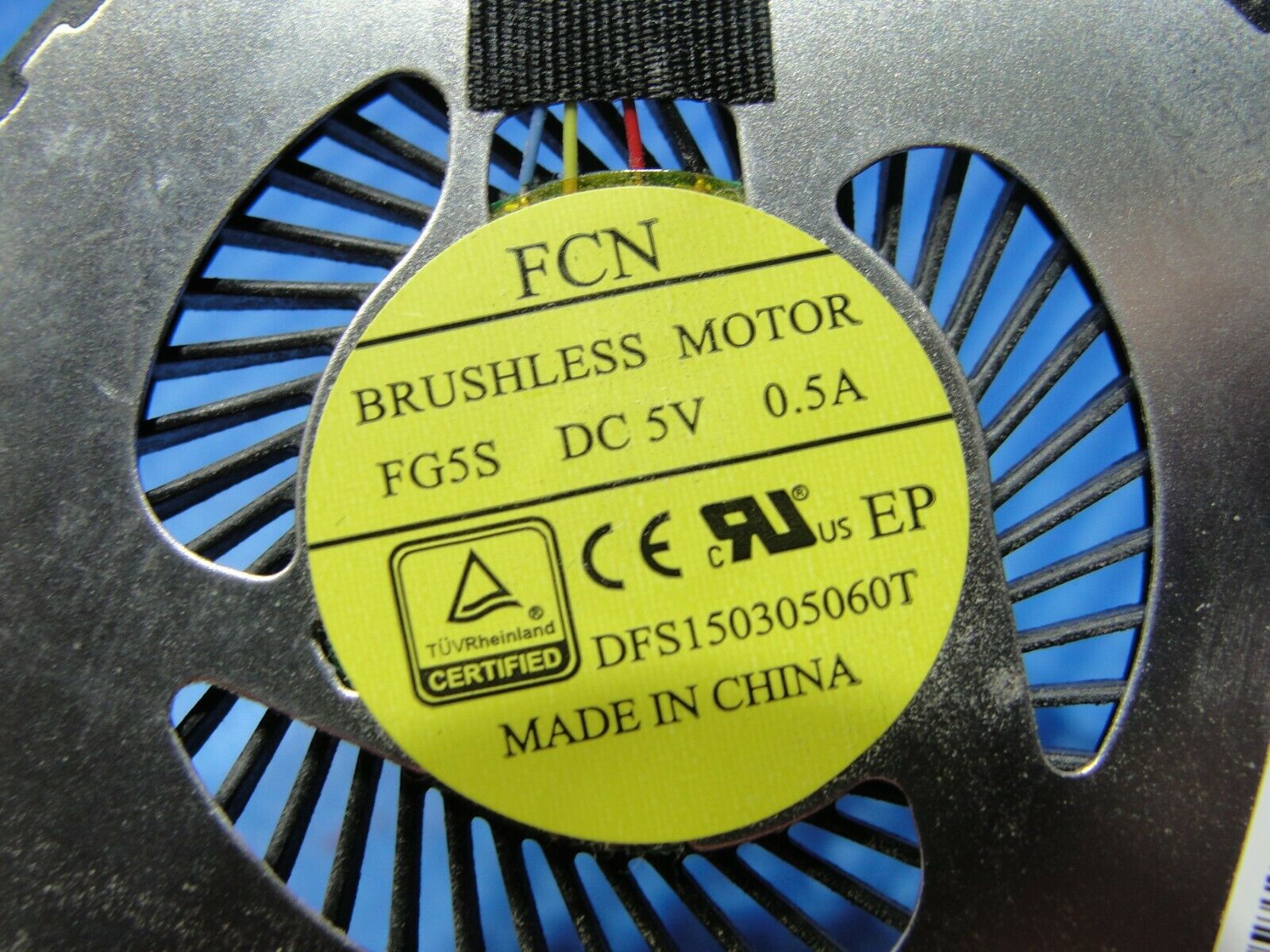 Lenovo Yoga 700-14ISK 80QD 14