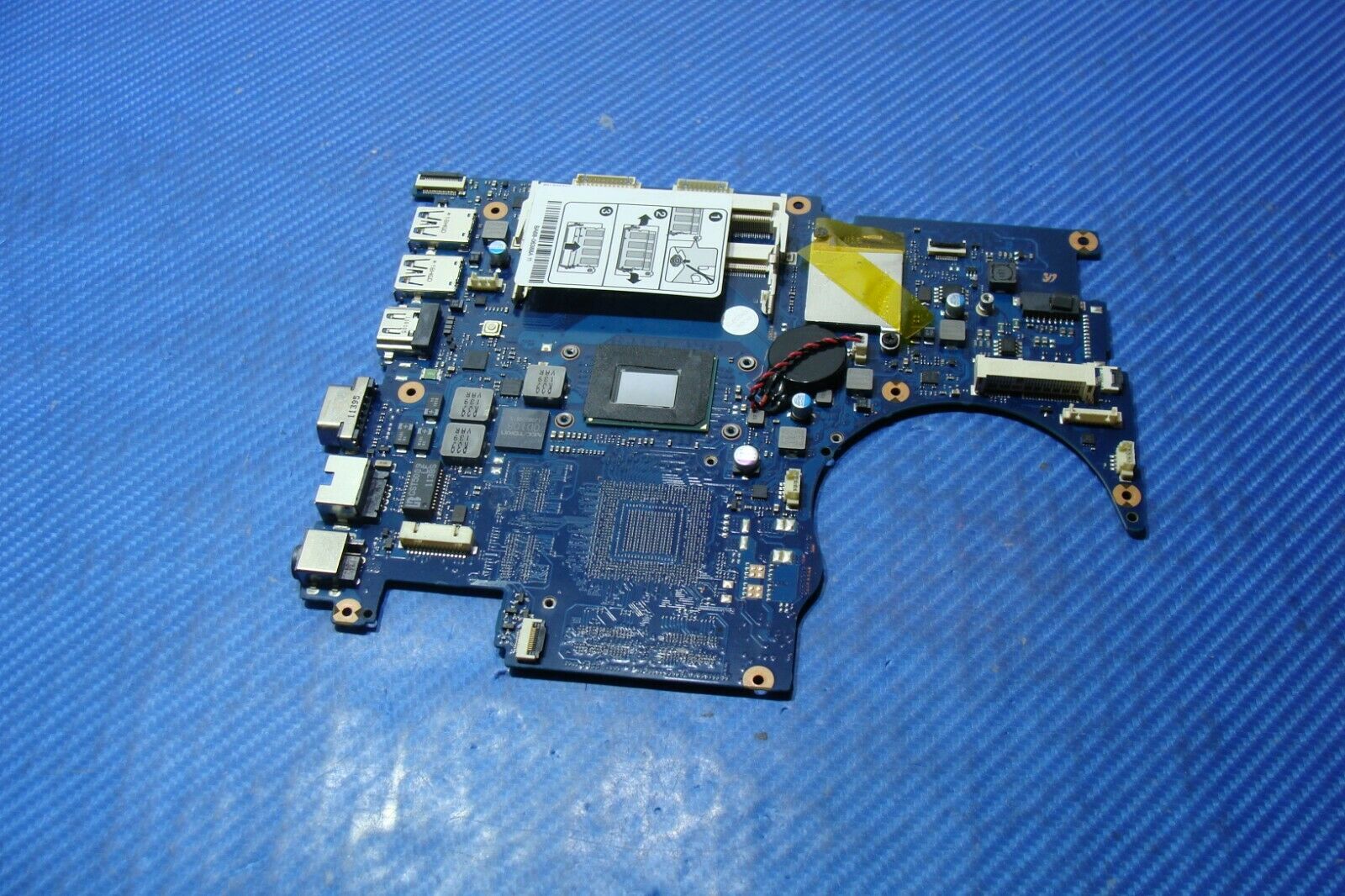 Samsung NP-QX411-W01UB 14