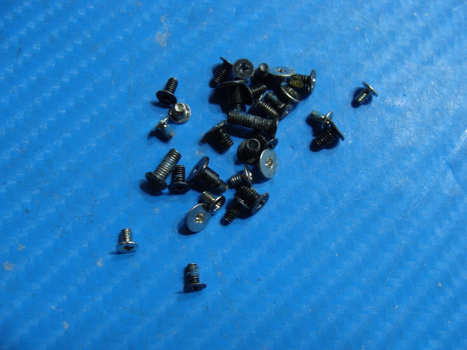 HP Pavilion x360 15-cr0085cl 15.6