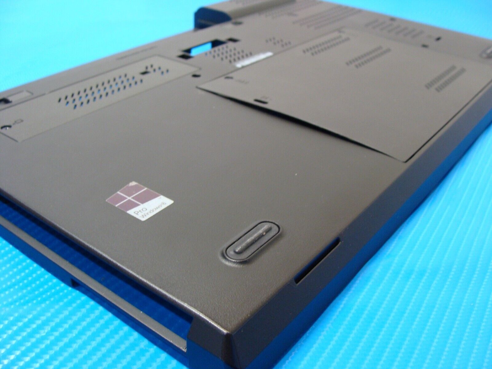 Lenovo ThinkPad 15.6” T540P Bottom Case w/Cover Doors 60.4LO04.013 04X5513