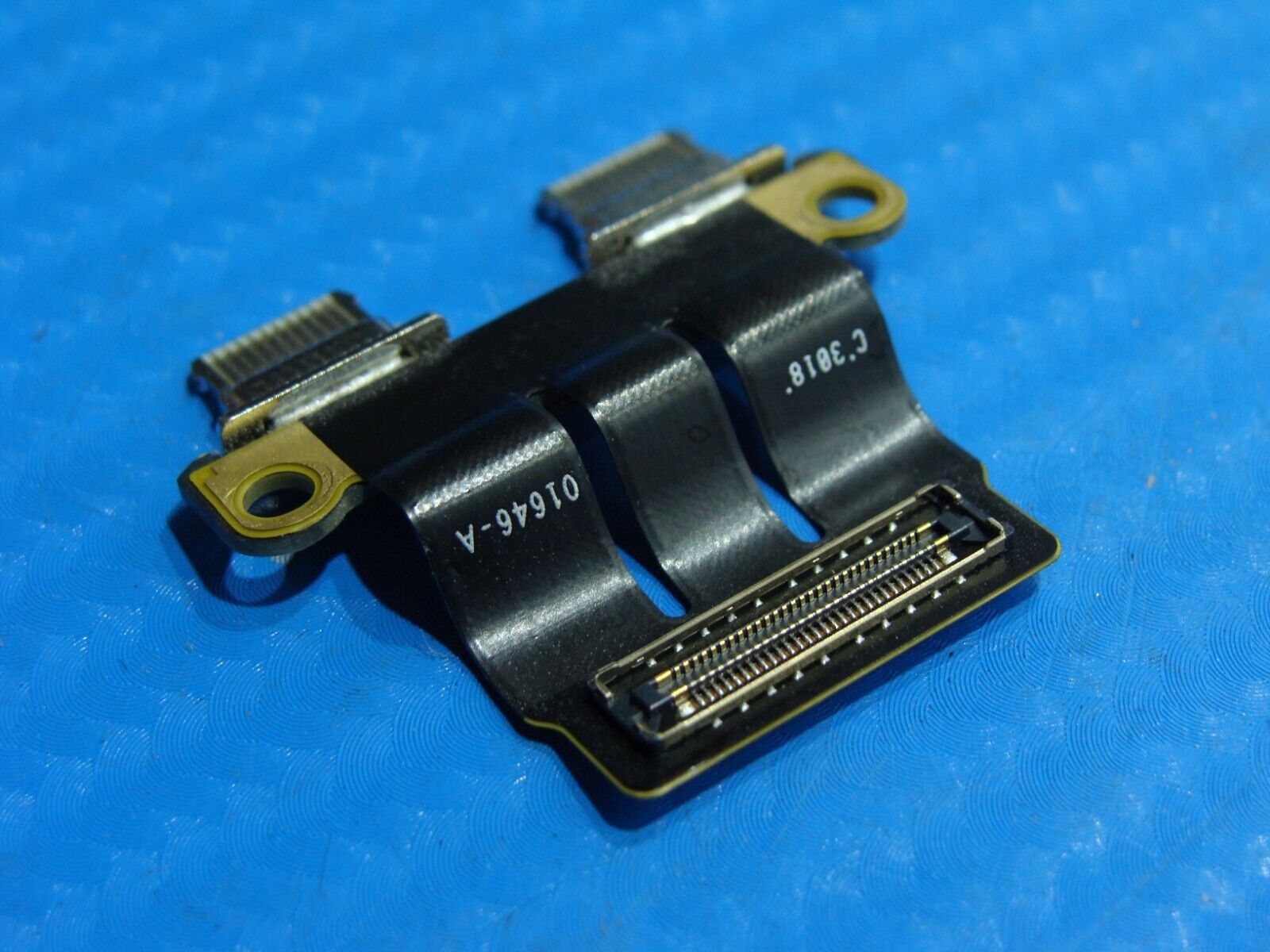 MacBook Pro A1990 15