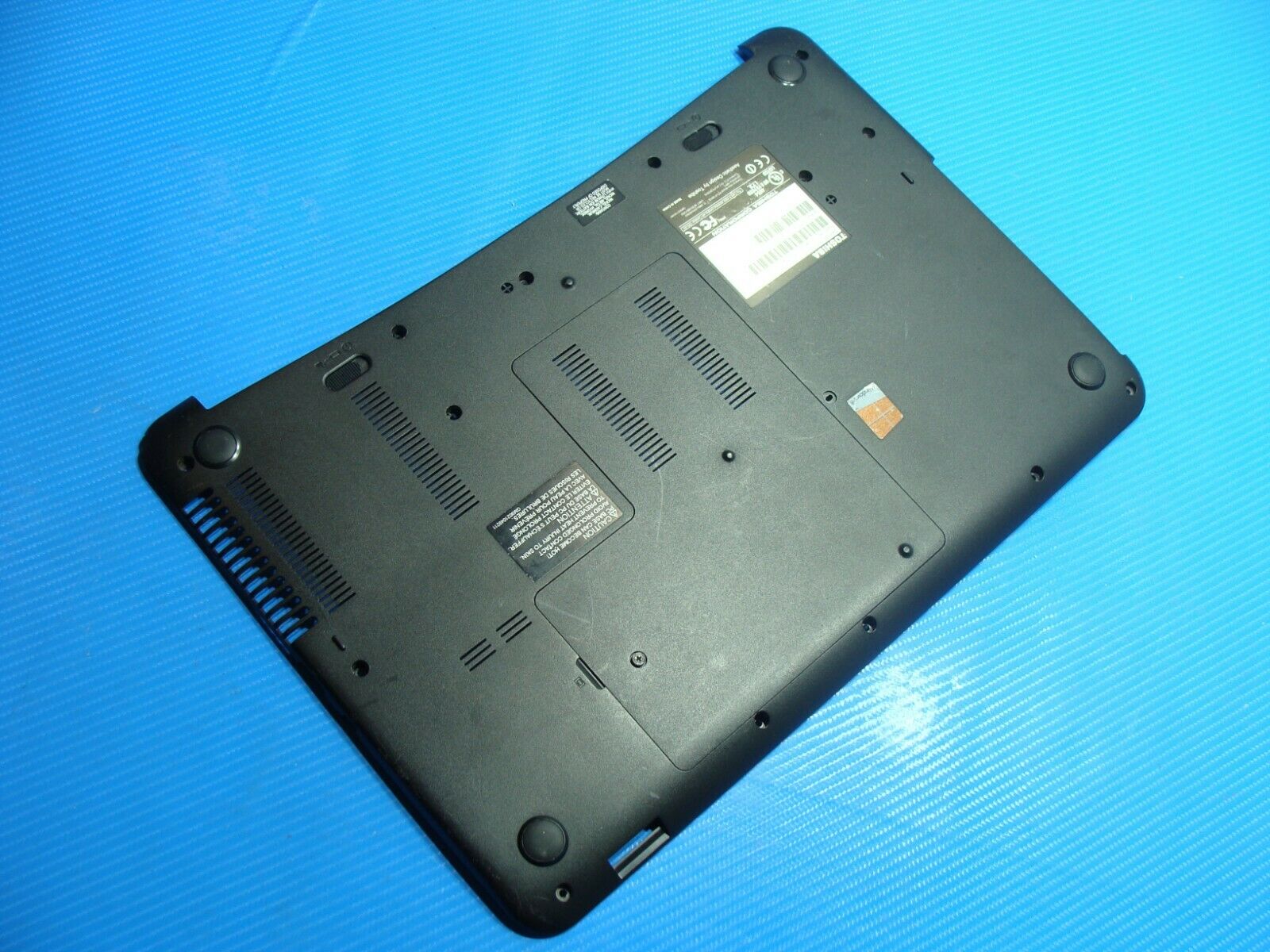 Toshiba Satellite S955-S5373 15.6