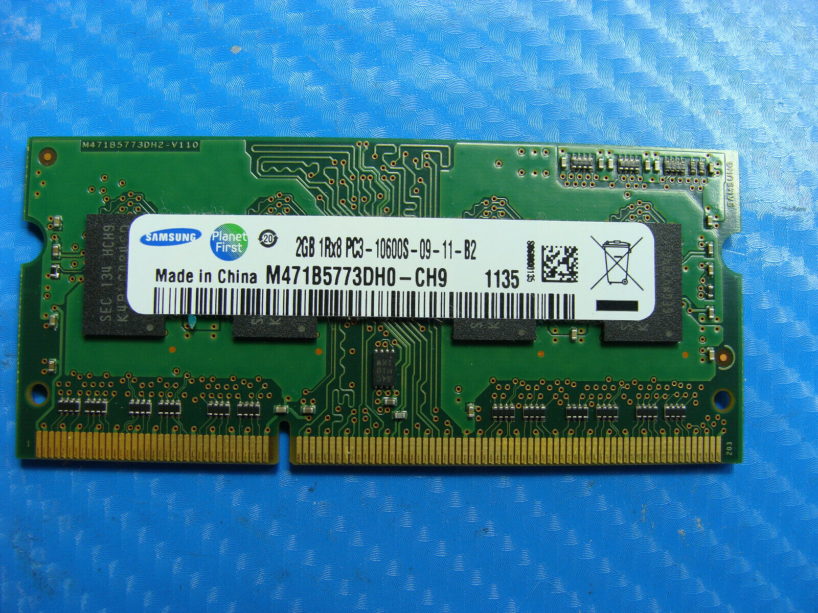 MacBook A1278 Laptop Samsung 2GB Memory RAM PC3-10600S-09-11-B2 M471B5773DH0 Apple