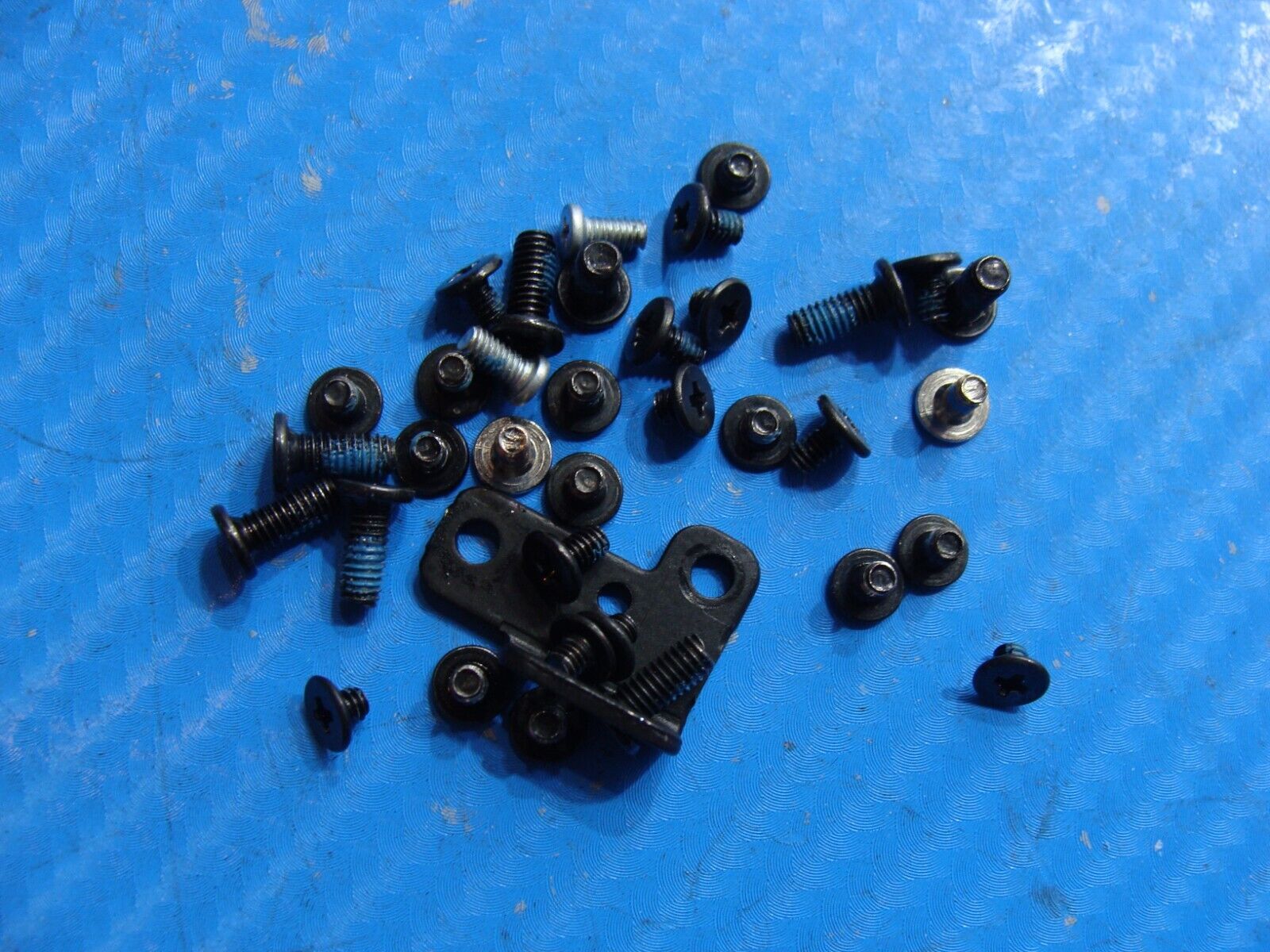 HP Pavilion 15-eg0025nr 15.6