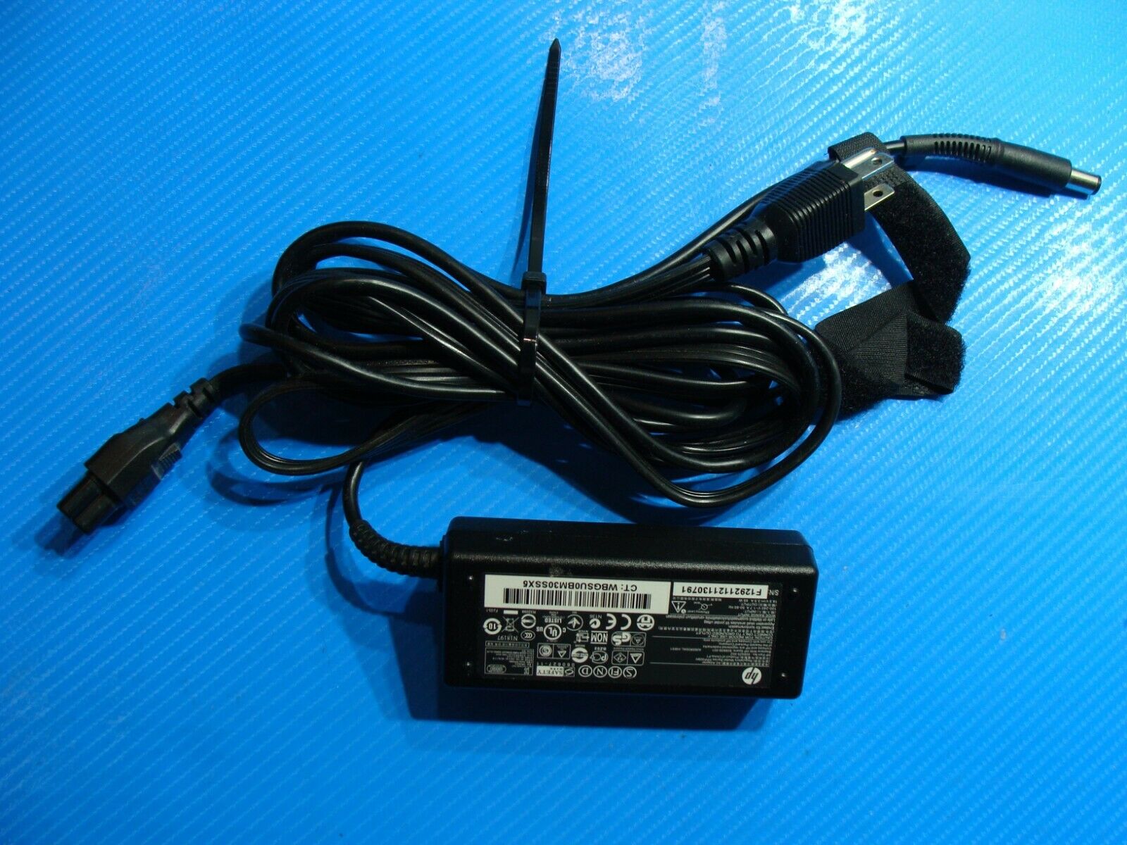 HP Ac Adapter Power Charger 65W P/N 608425-001 18.5v 3.5a 