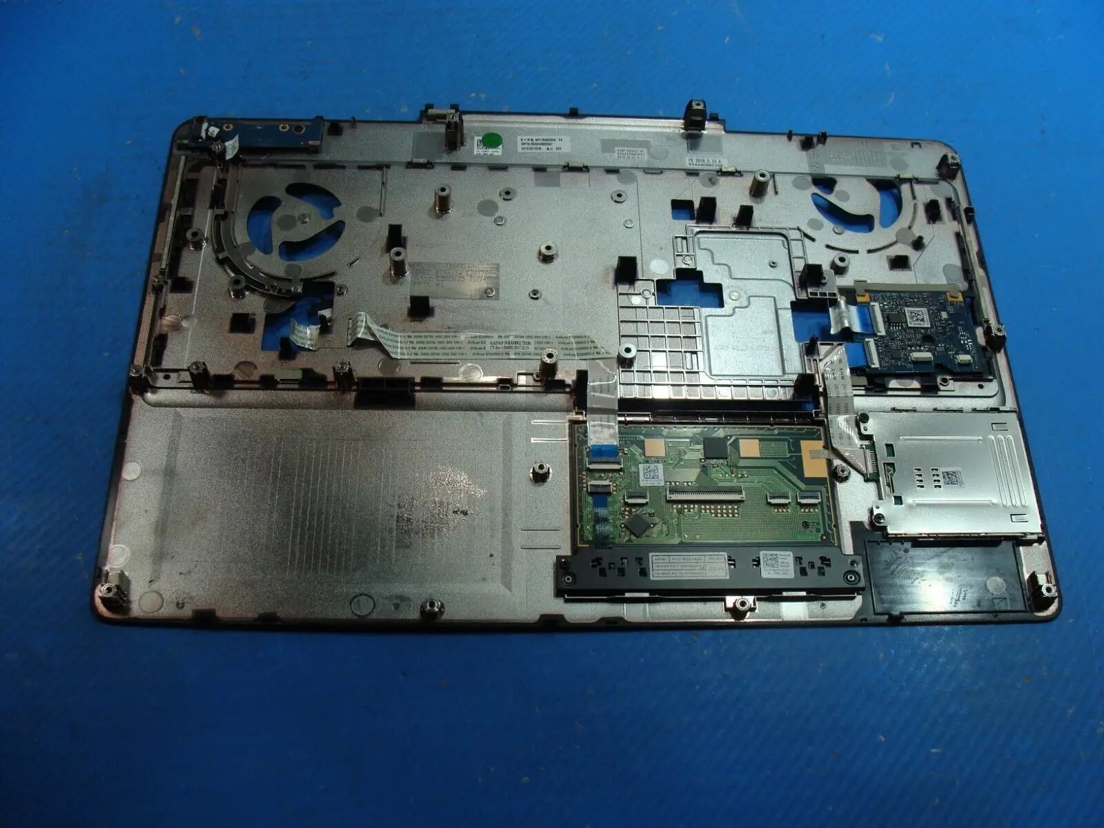 Dell Precision 7520 15.6 Genuine Laptop Palmrest w/Touchpad A166PV AP1TS000300