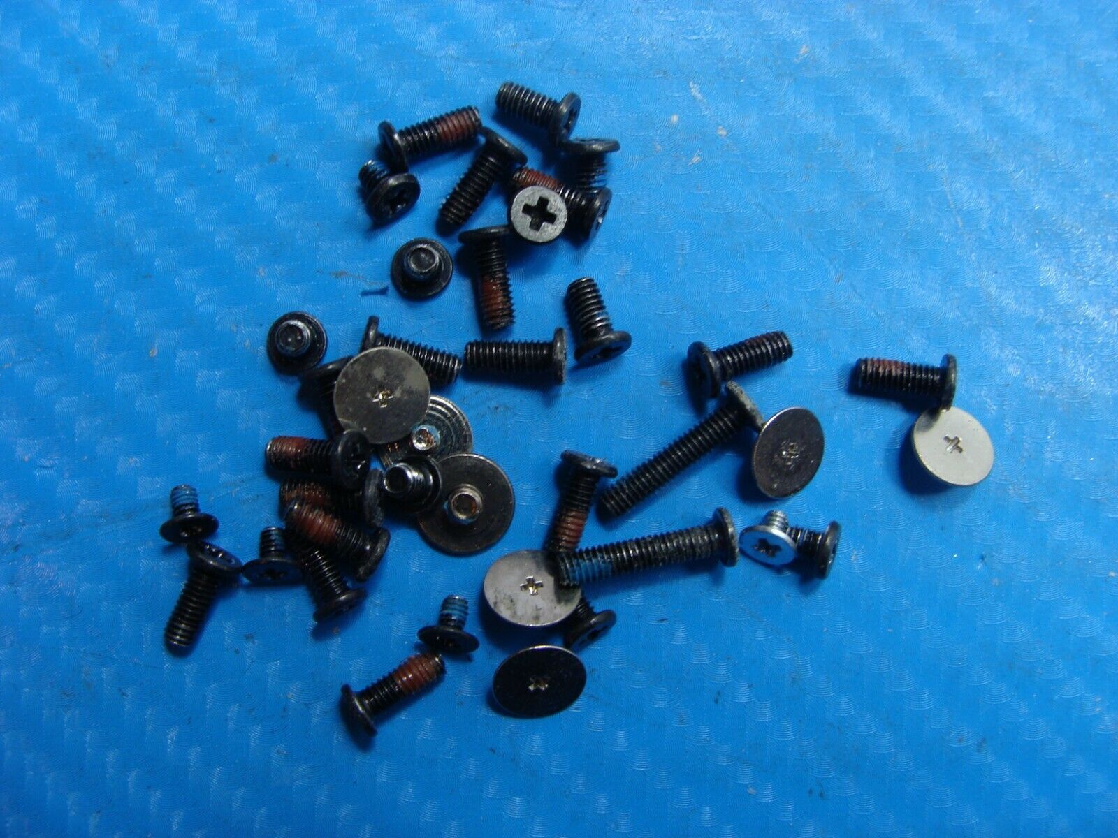 HP Pavilion 15-an050nr 15.6