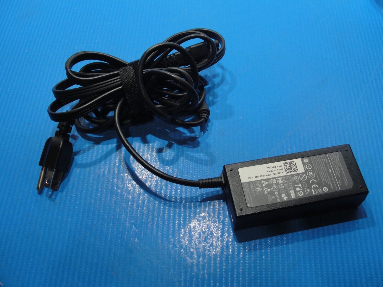 Genuine Dell AC Adapter Power Charger 19.5V 3.34A 65W FA065LS1-01 0KT2MG