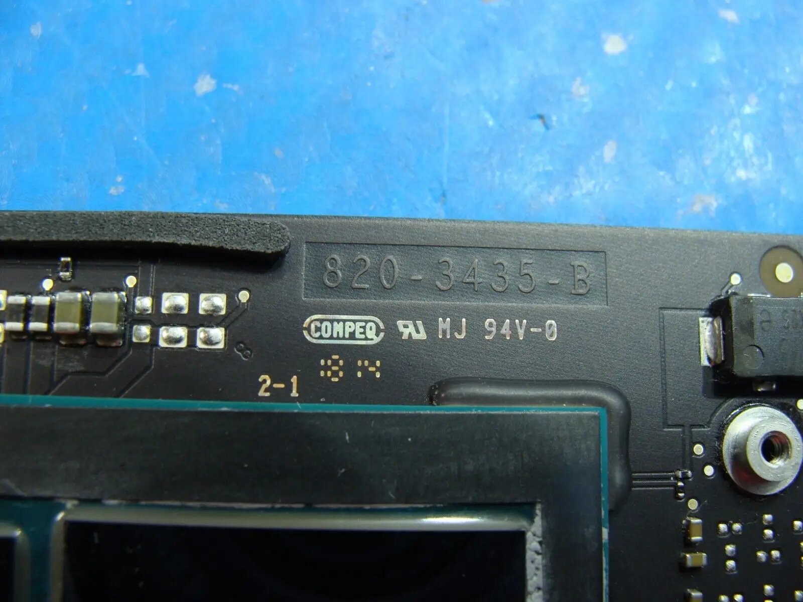 MacBook Air A1465 2014 MD711LL i5-4260U 1.4GHz 4GB Logic Board 661-00060 AS IS