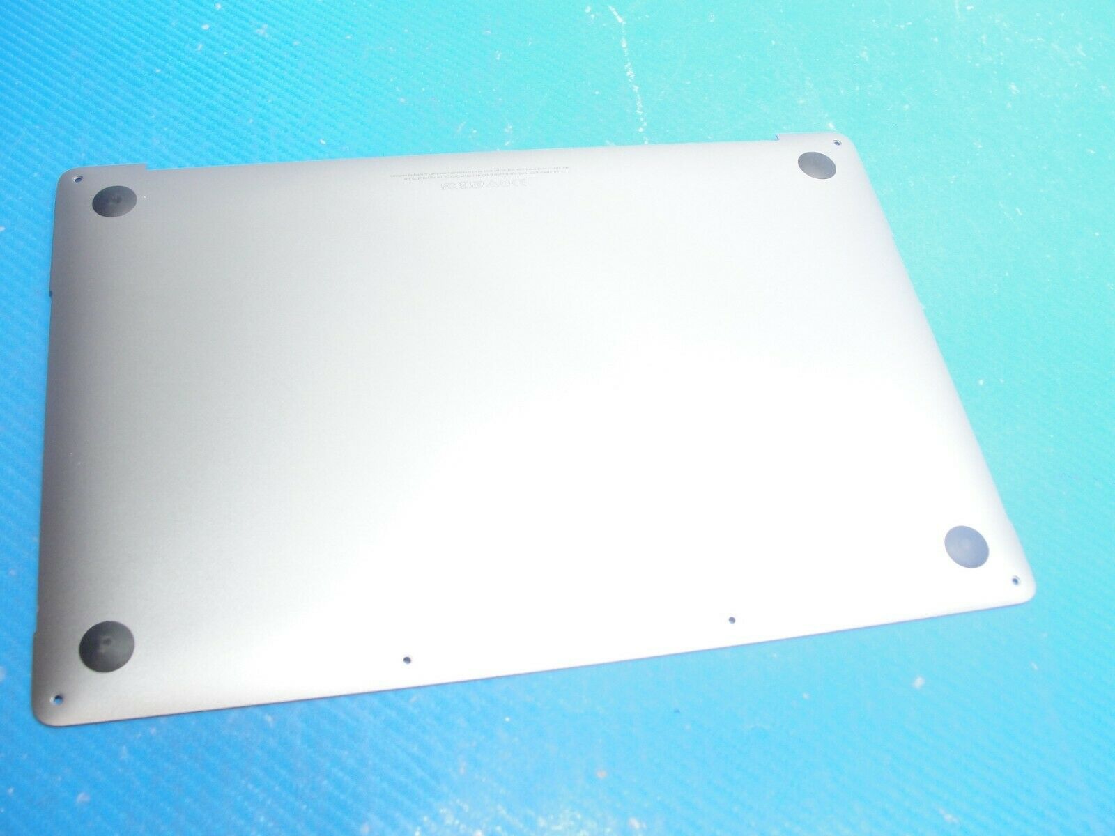 MacBook Pro A1706 13.3 Late 2016 MLH12LL/A Bottom Case Silver 923-01382 