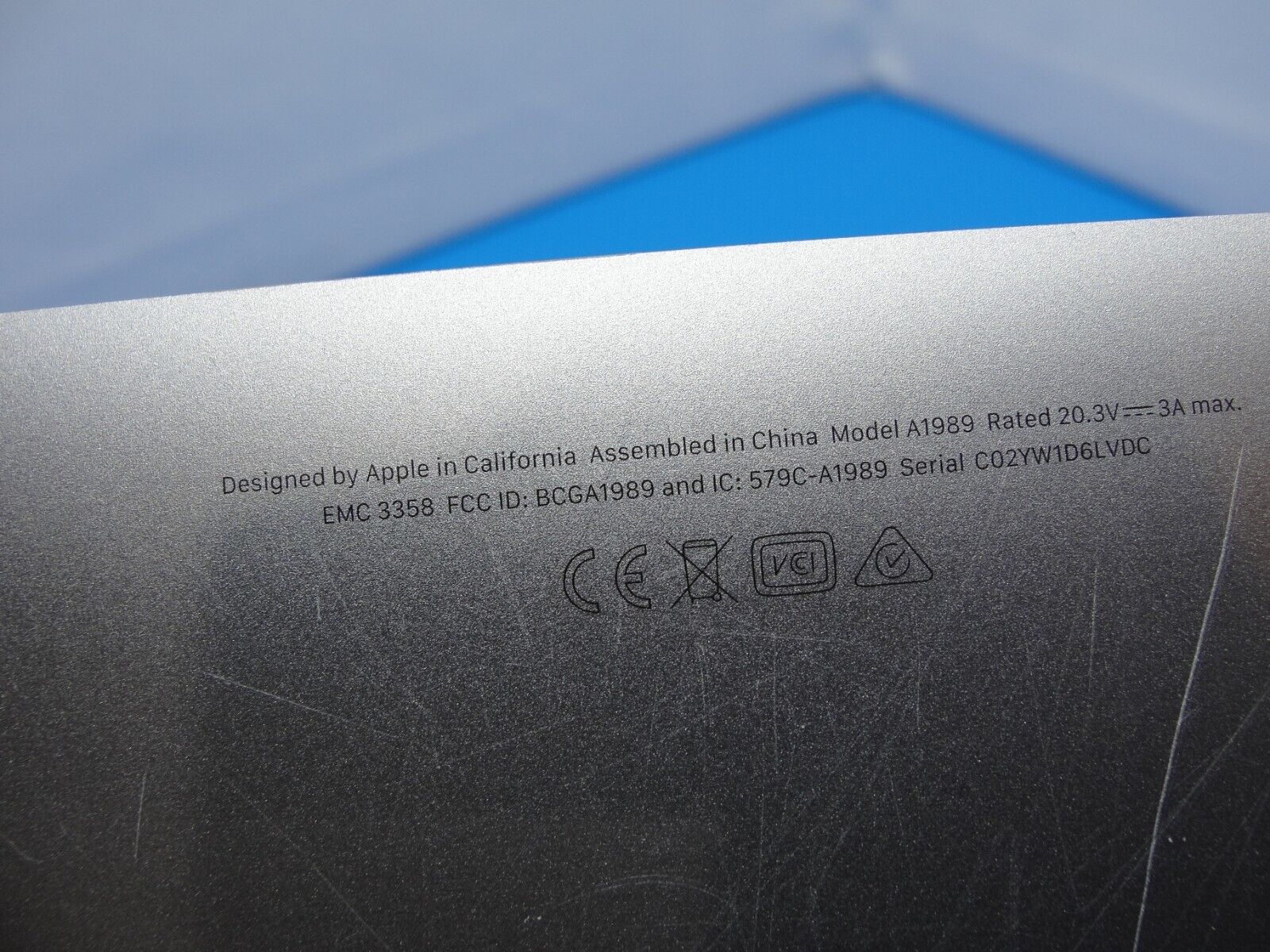 MacBook Pro A1989 13