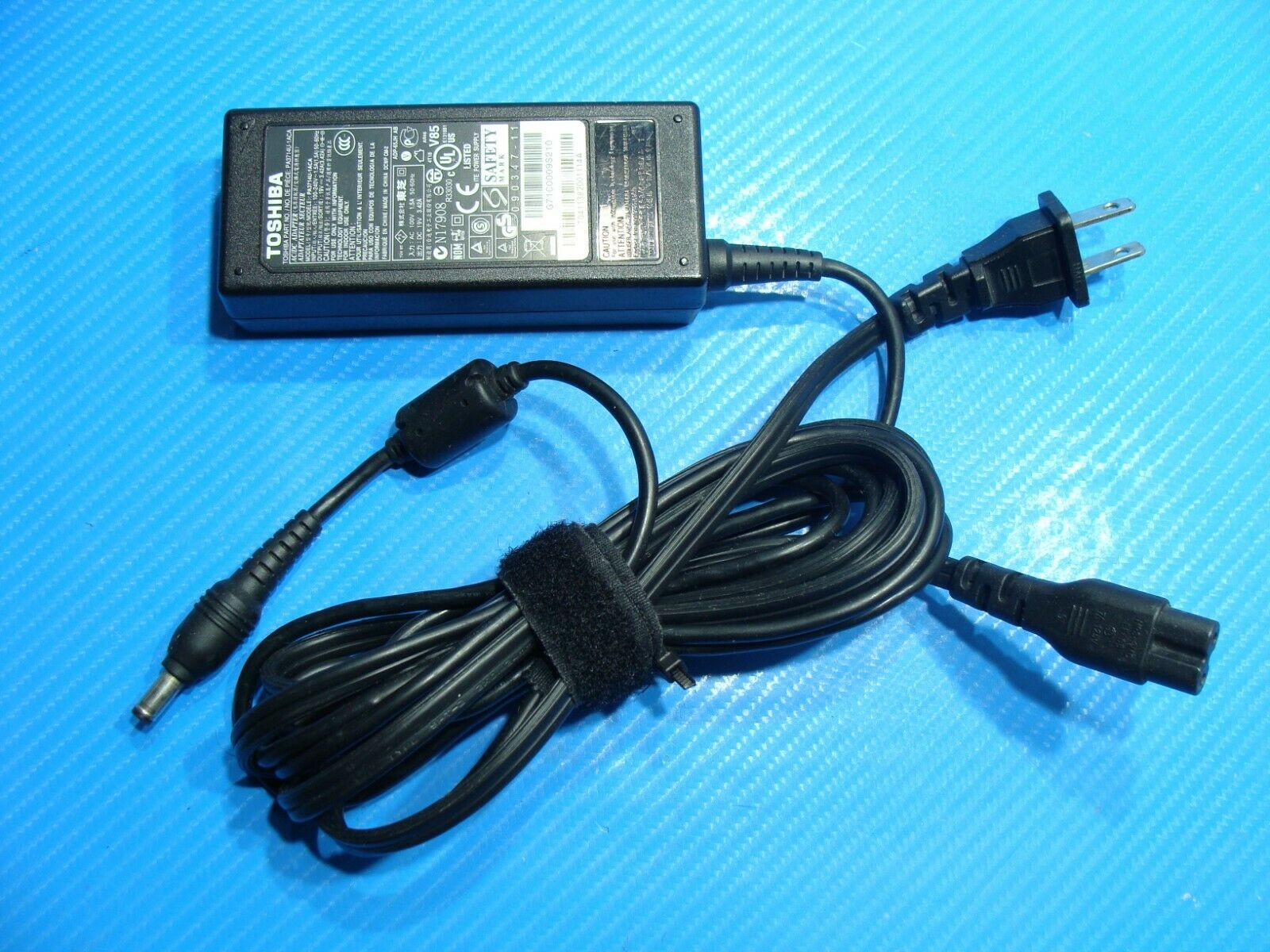 Genuine Toshiba AC Power Adapter Charger P/N PA3714U-1ACA 19V 3.42A TIP1.7*5.5mm 