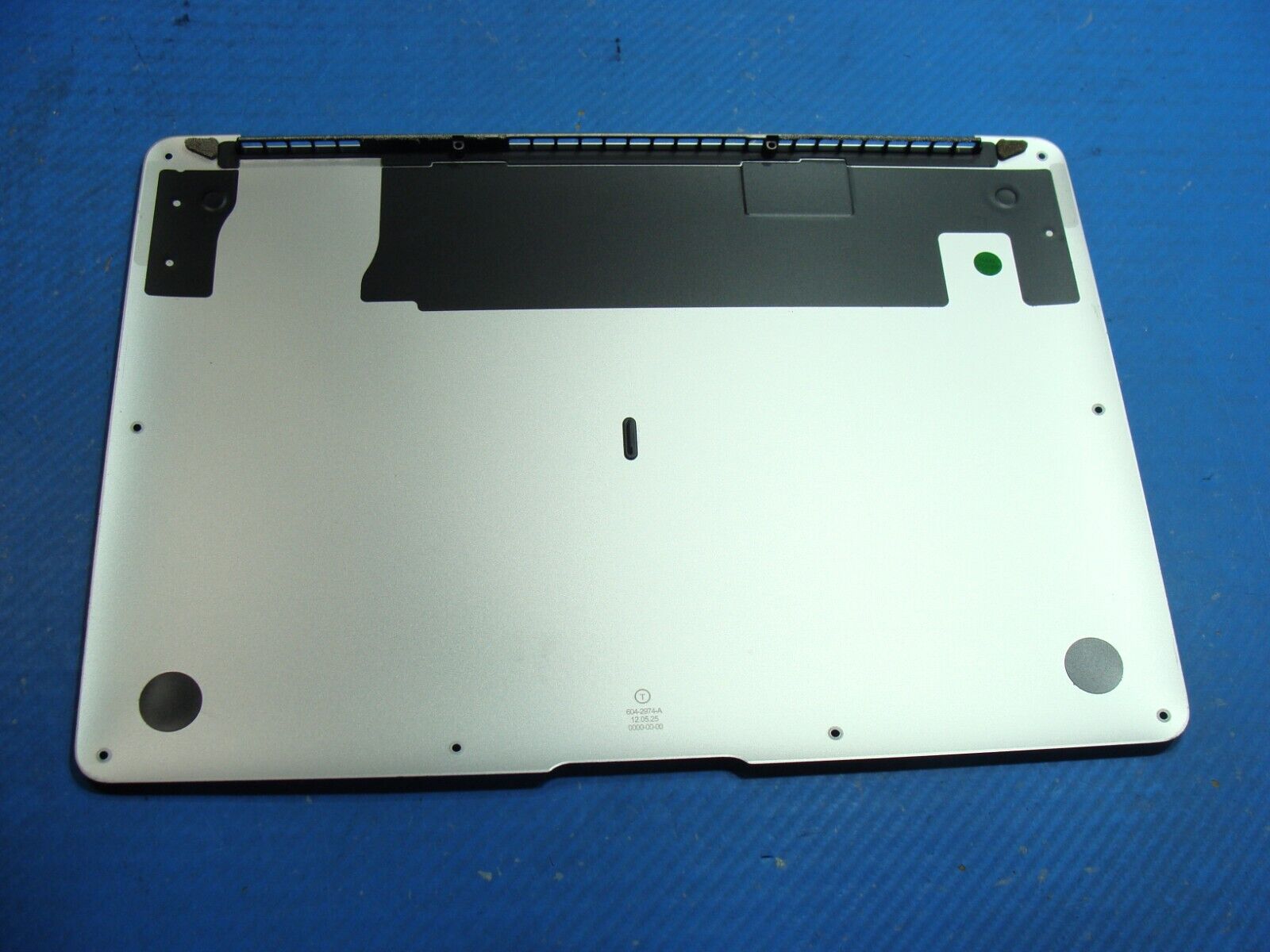 MacBook Air A1466 13 Mid 2012 MD231LL/A Bottom Case Silver 923-0129