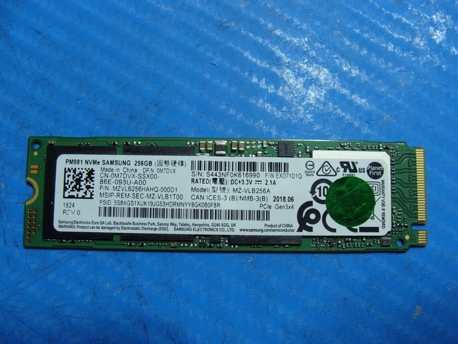 Dell 15 9575 Samsung 256GB NVMe M.2 SSD Solid State Drive MZVLB256HAHQ-000D1