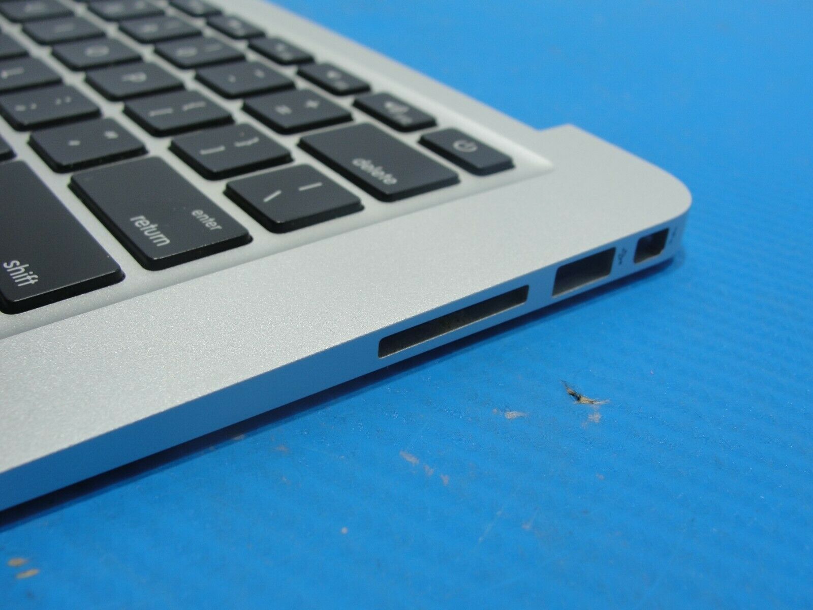 MacBook Air 13 A1369 2011 MC965LL/A Top Case w/Keyboard Trackpad Silver 661-6059 