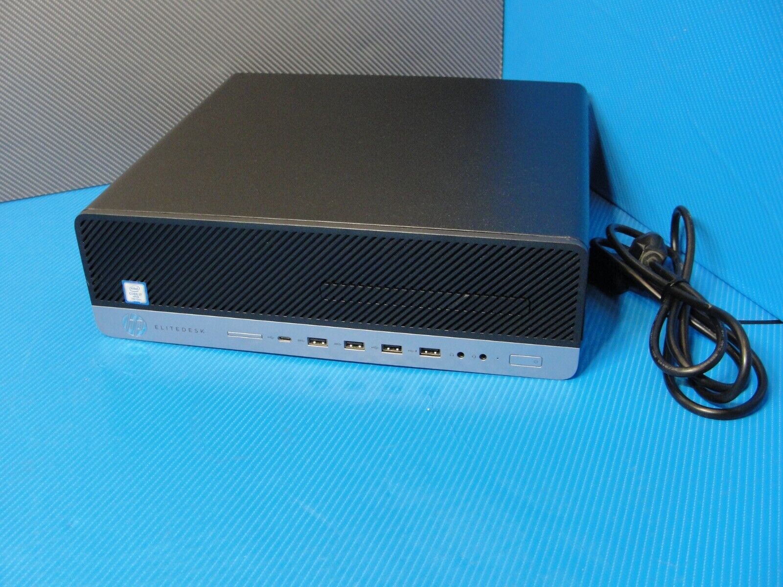HP Elitedesk 800 g3 SFF desktop pc i7-7700 256 GB SSD 3.6 GHz Win 10 Pro /3sff