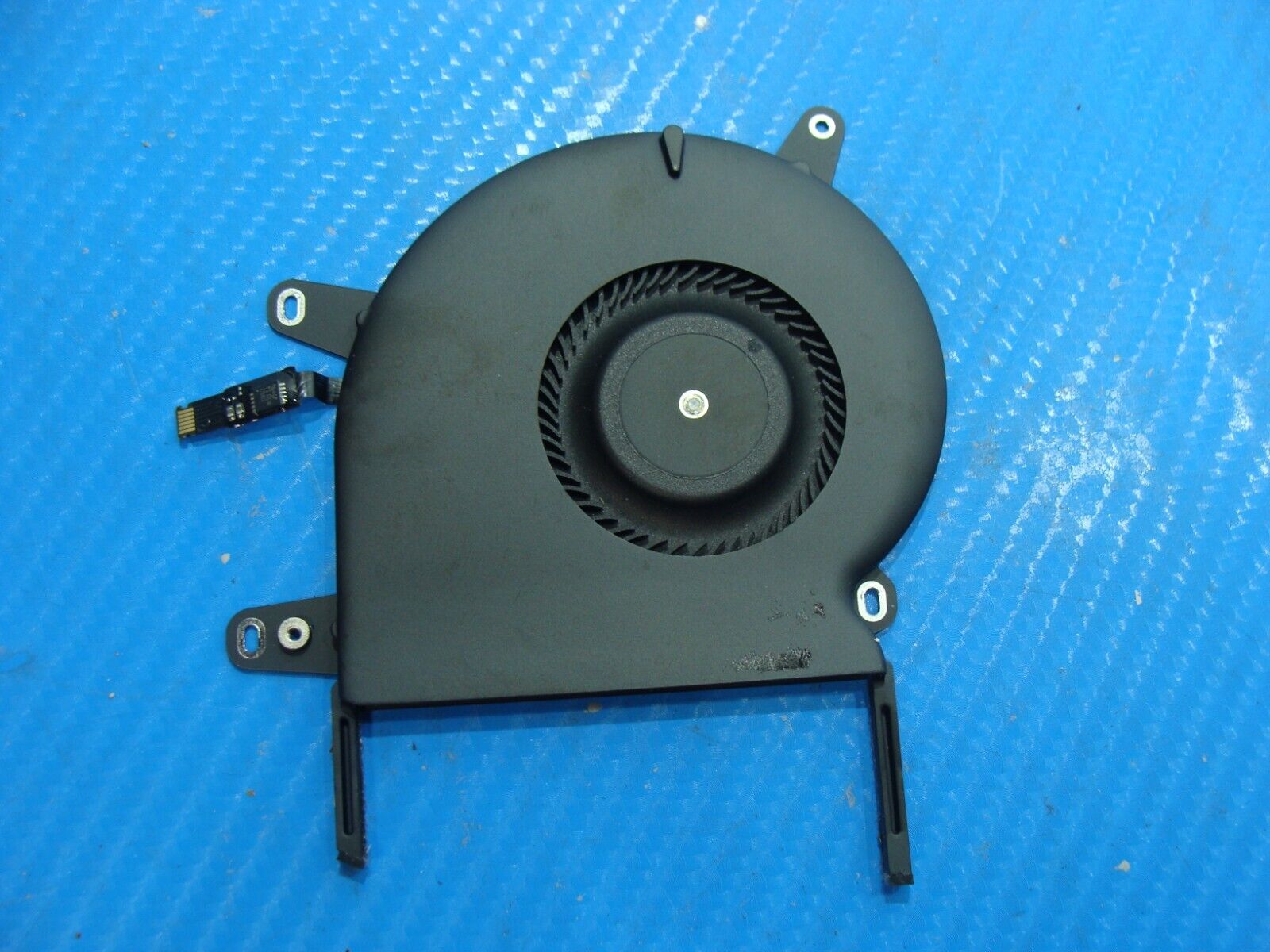 MacBook Pro A2338 13