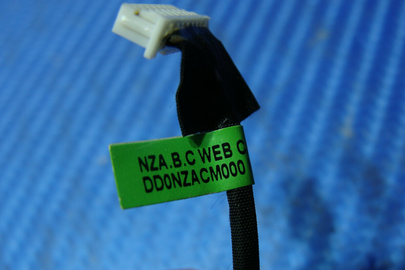 HP Pavilion 23-h024 23