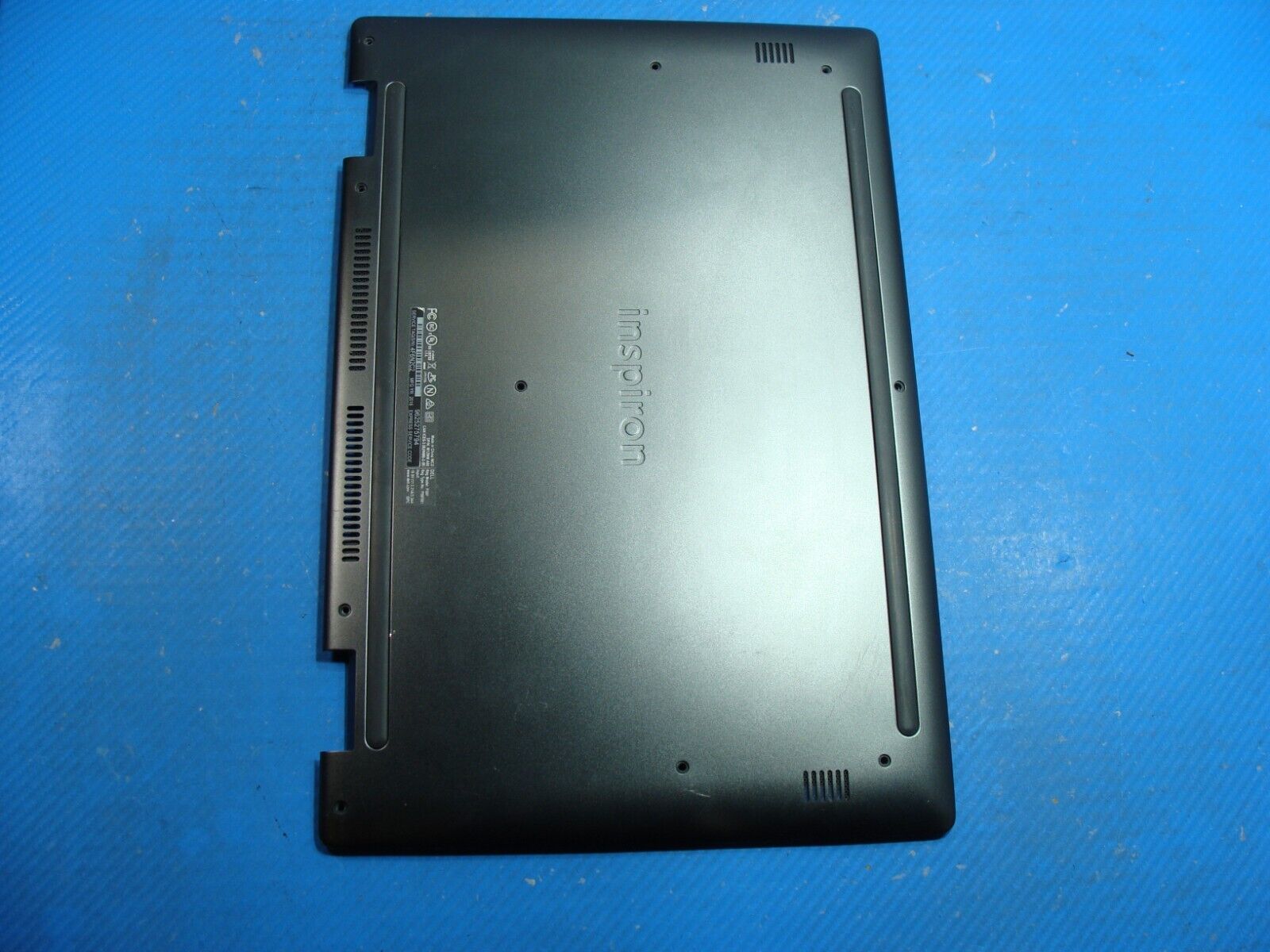 Dell Inspiron 15 7579 15.6 Genuine Bottom Case Base Cover 460.08405.0002 Y51C4