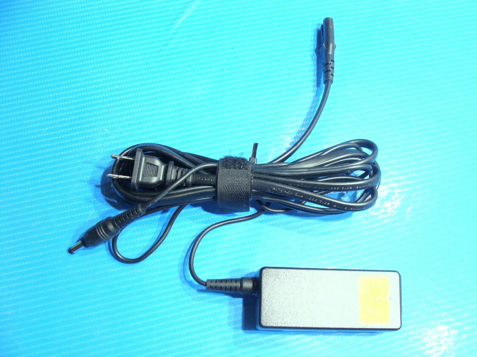 Genuine Toshiba AC Power Adapter Charger P/N PA3822U-1ACA 19V 2.37A Tip1.7*5.5mm 