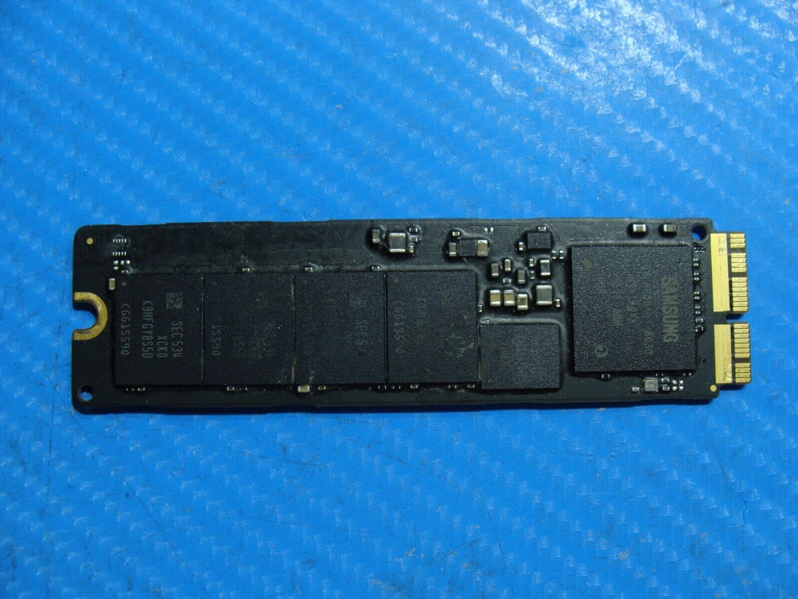 MacBook Air A1466 MD760LL/A Samsung 256Gb 12+16 pin SSD MZ-JPV256R/0A2 655-1858J