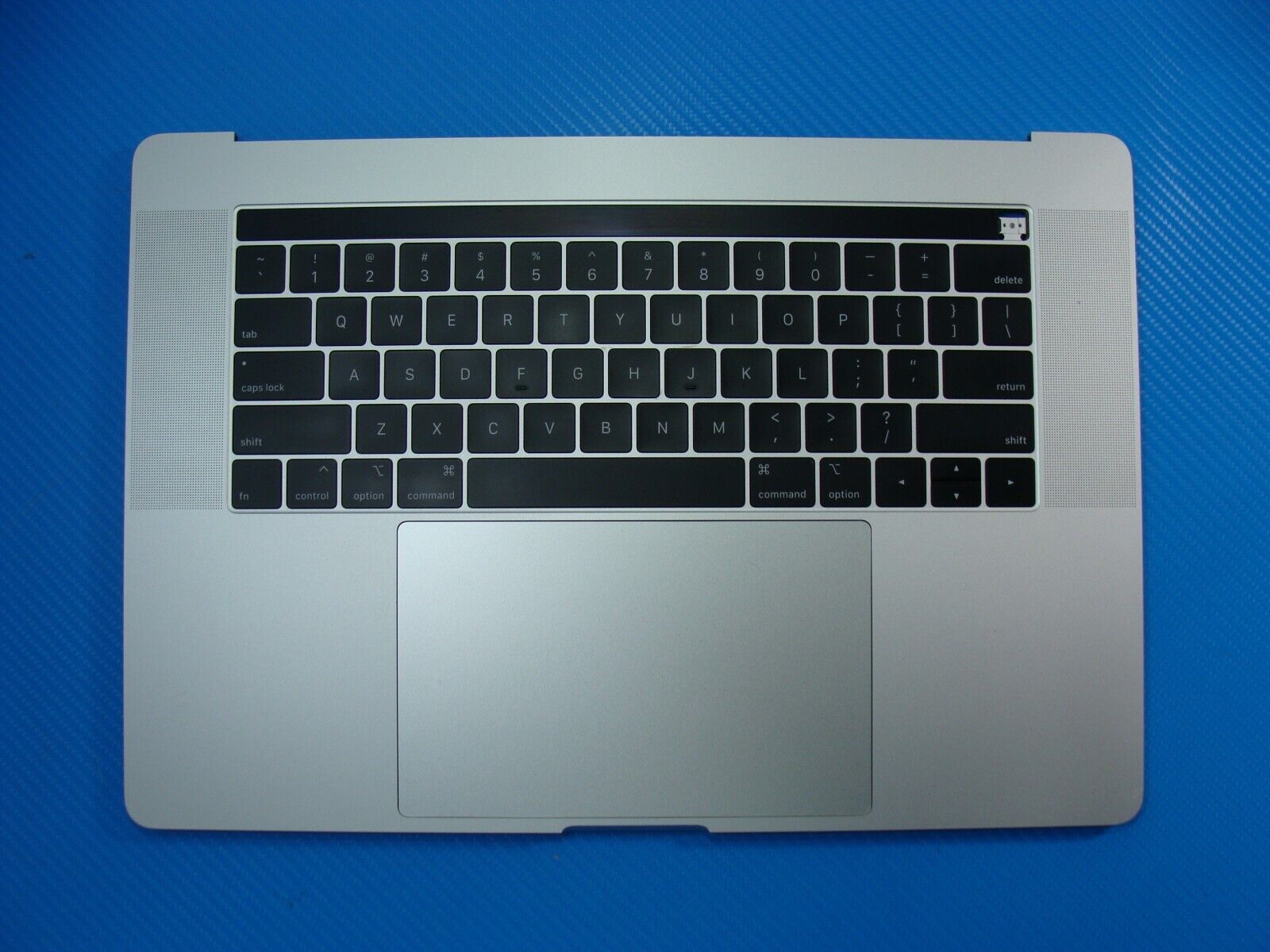 MacBook Pro A1990 2018 MR962LL MR972LL 15 Top Case NO Battery Silver 661-10347