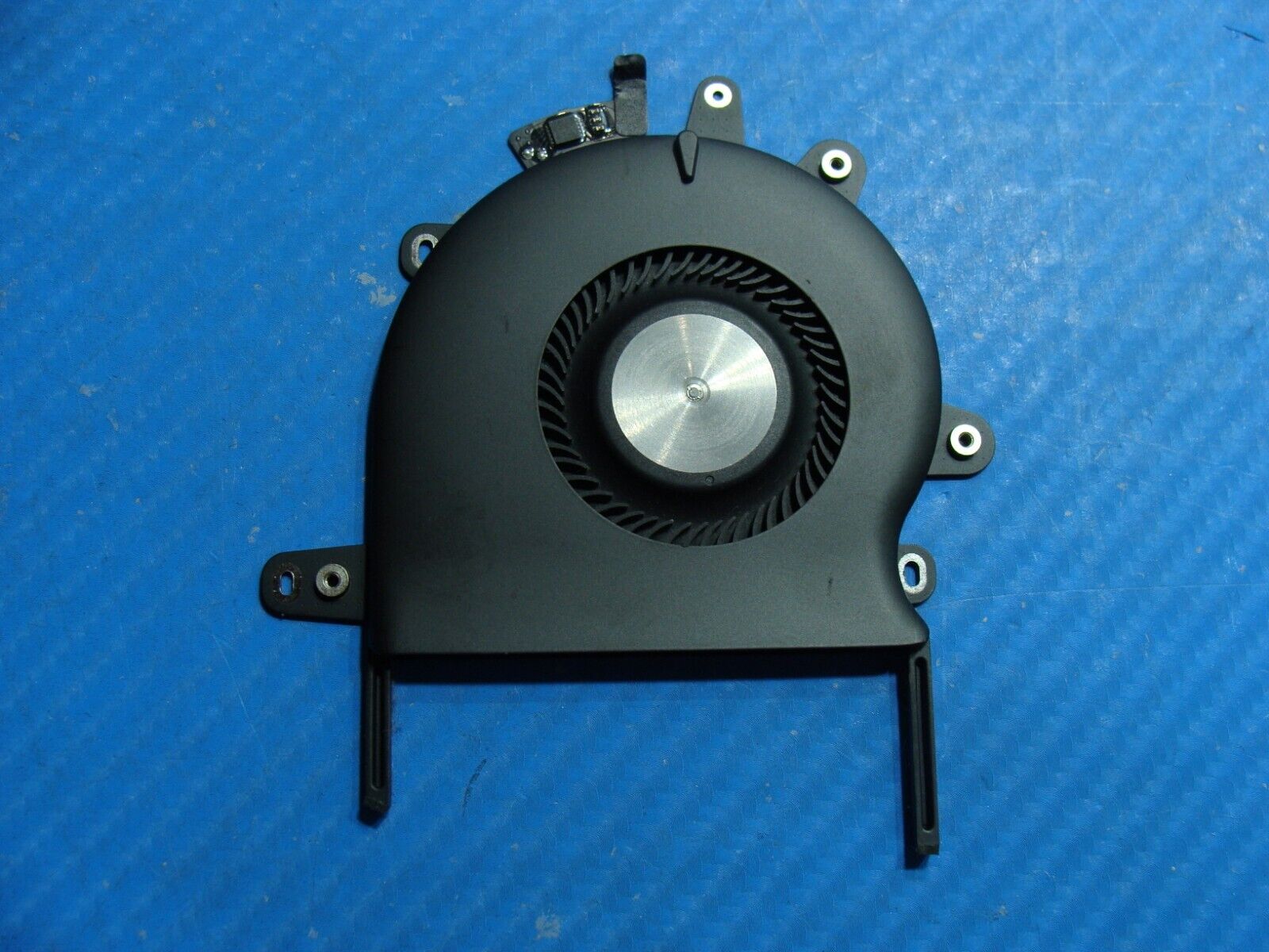 MacBook Pro A1989 13