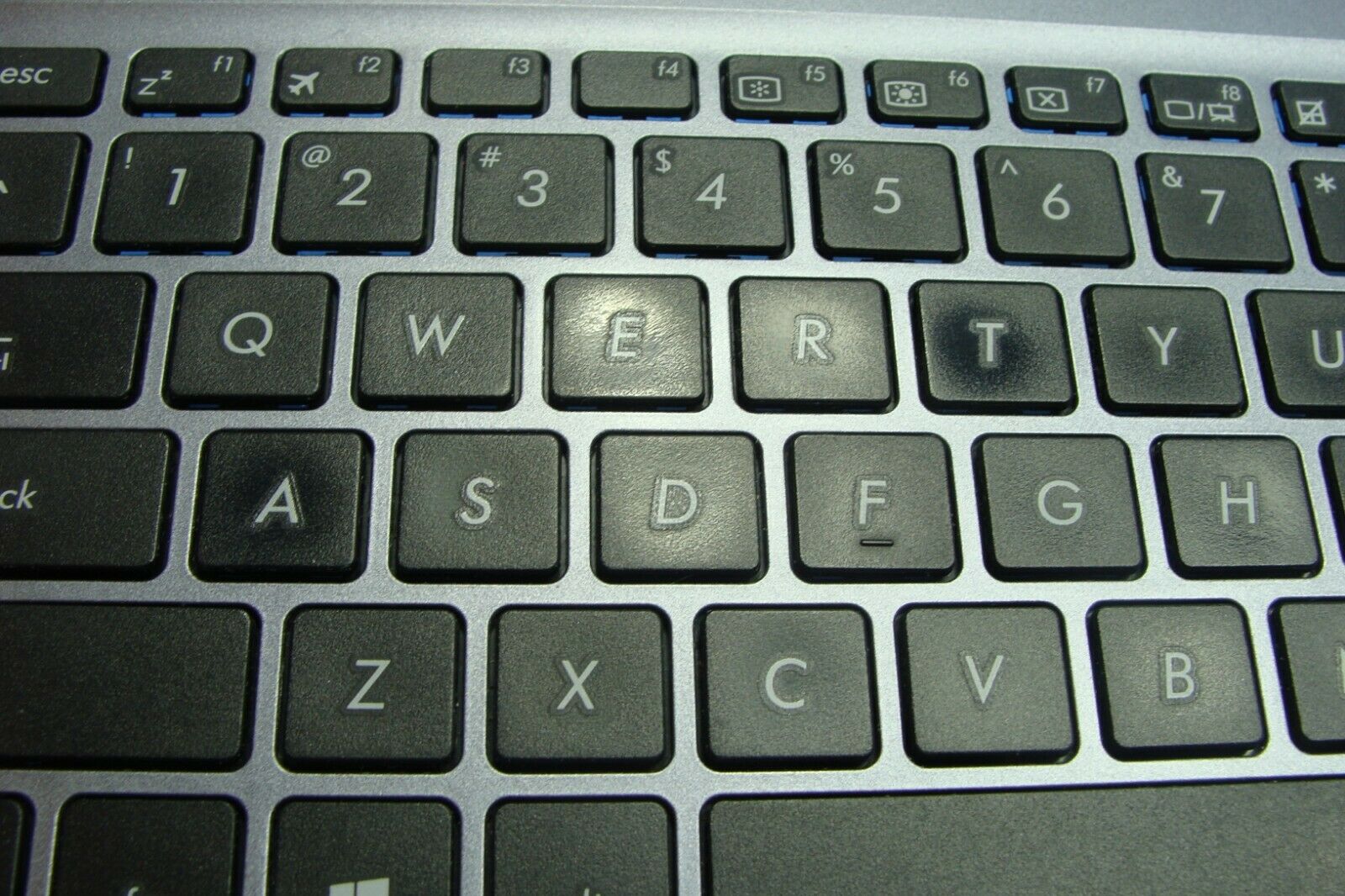 Asus Vivobook X510UQ-NH71 15.6