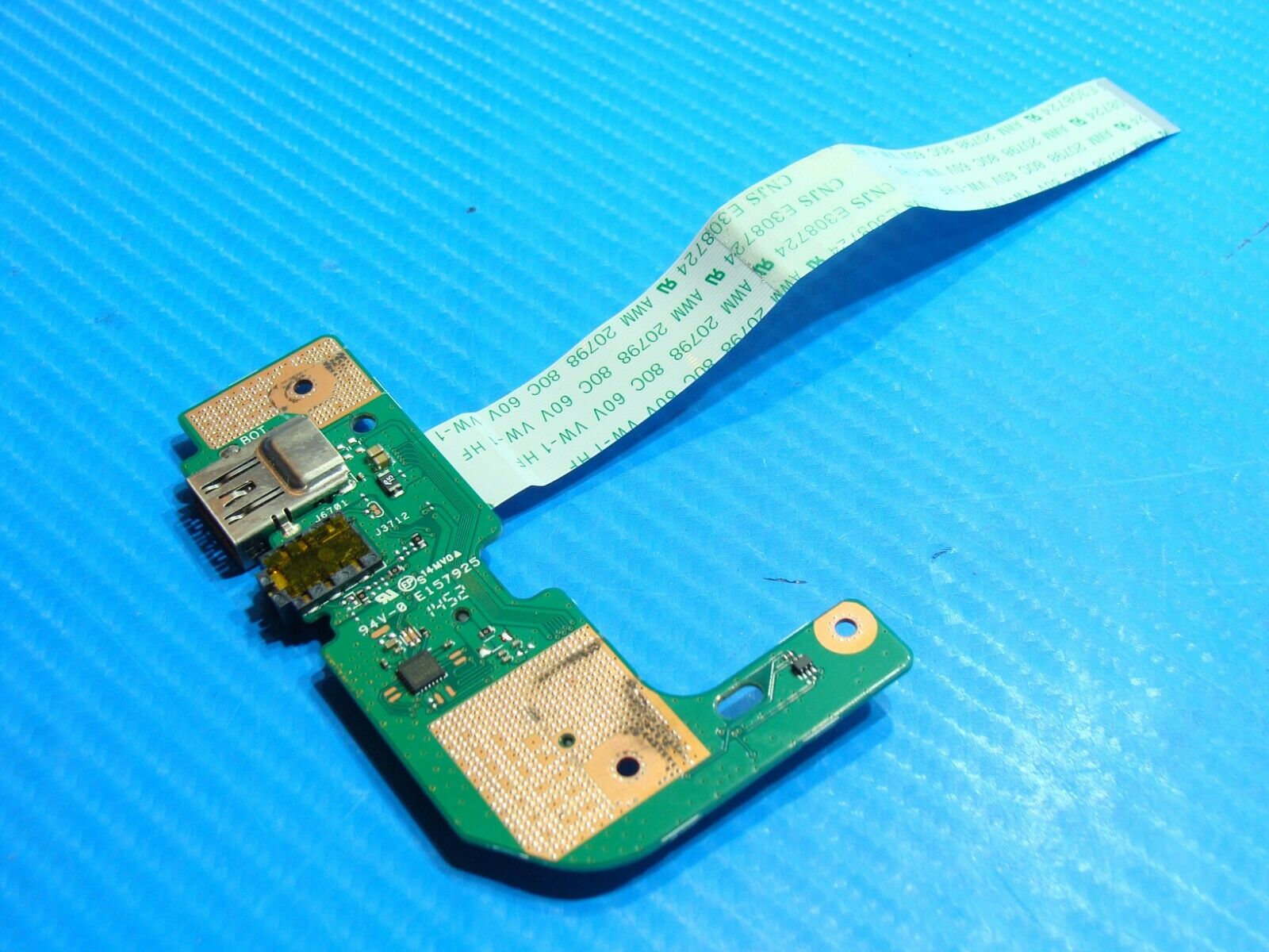 Asus F555LA-AS51 15.6