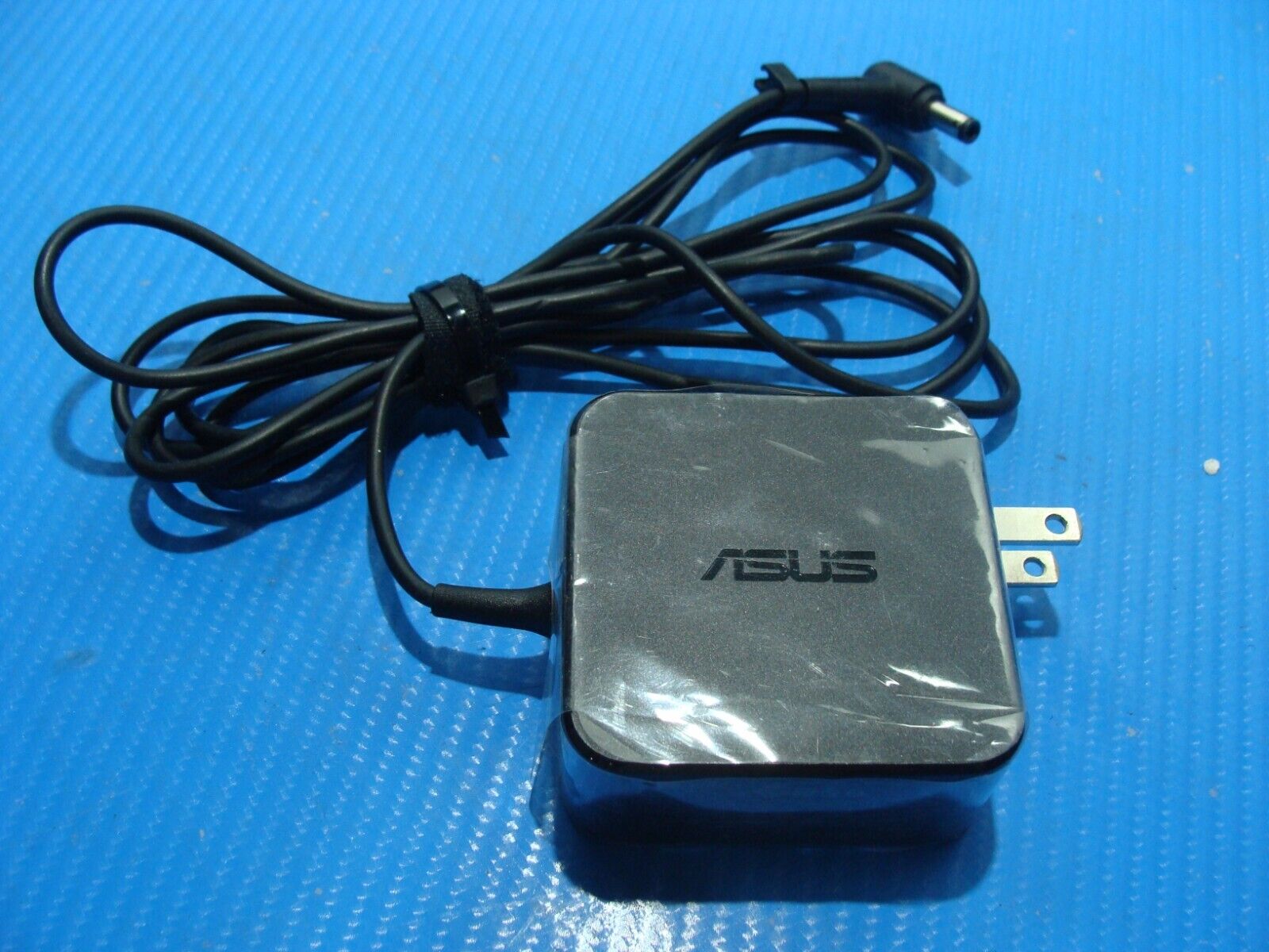 NEW Genuine 45W Asus Laptop Charger Adapter 5.5 mm x 2.5mm ADP-45BW B, AD883J20