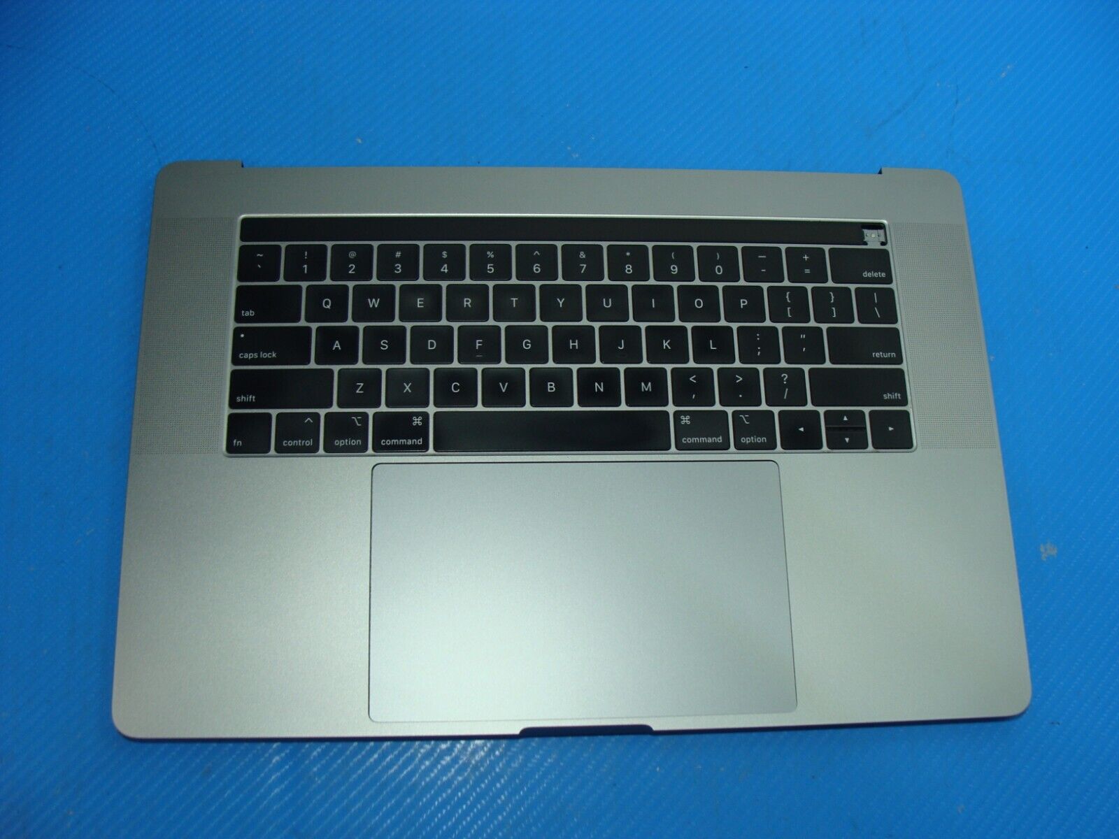 MacBook Pro A1990 2019 MV902LL MV912LL Top Case NO Battery Space Gray 661-13163