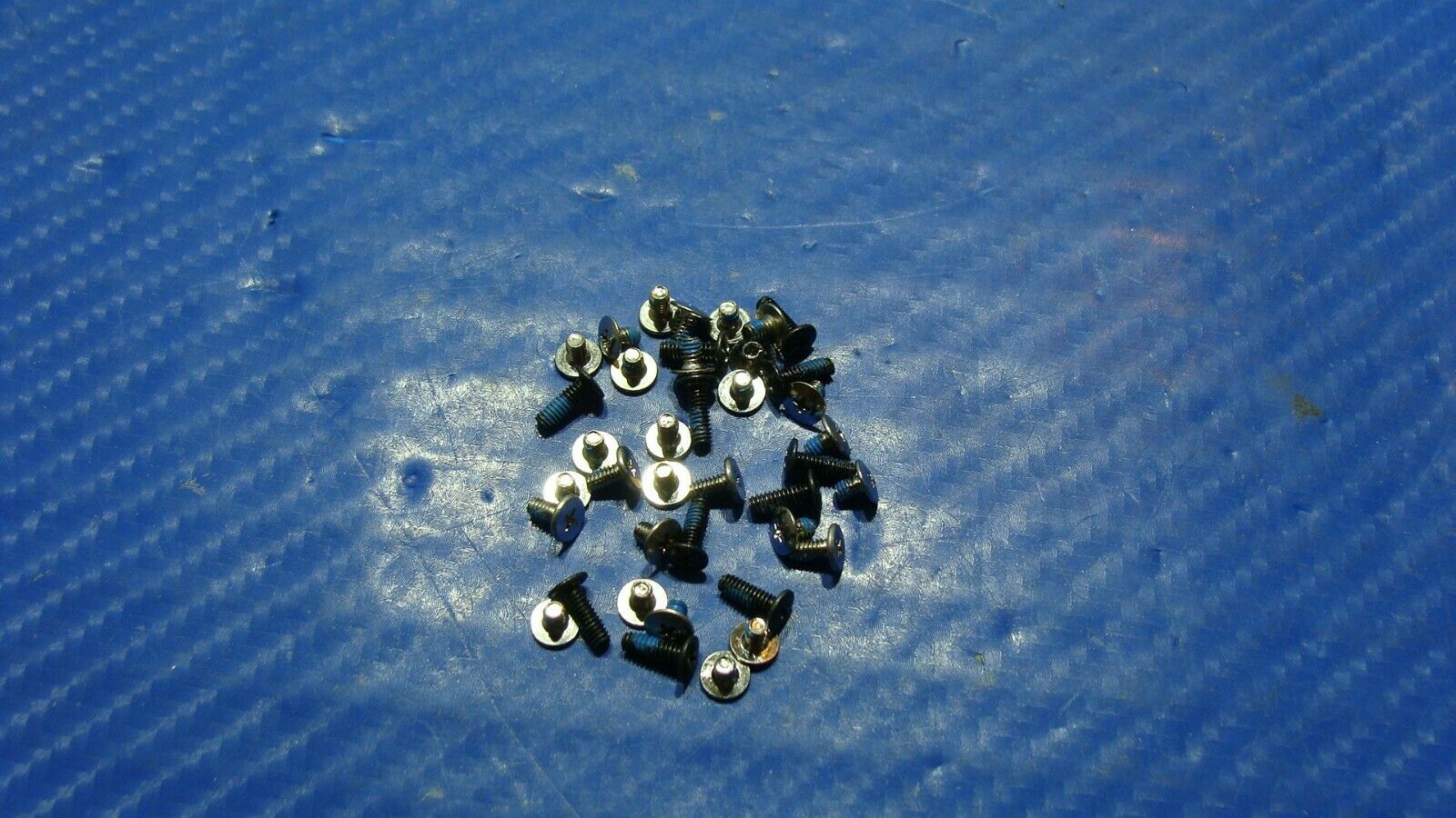 Samsung NP880Z5E-X01UB 15.6