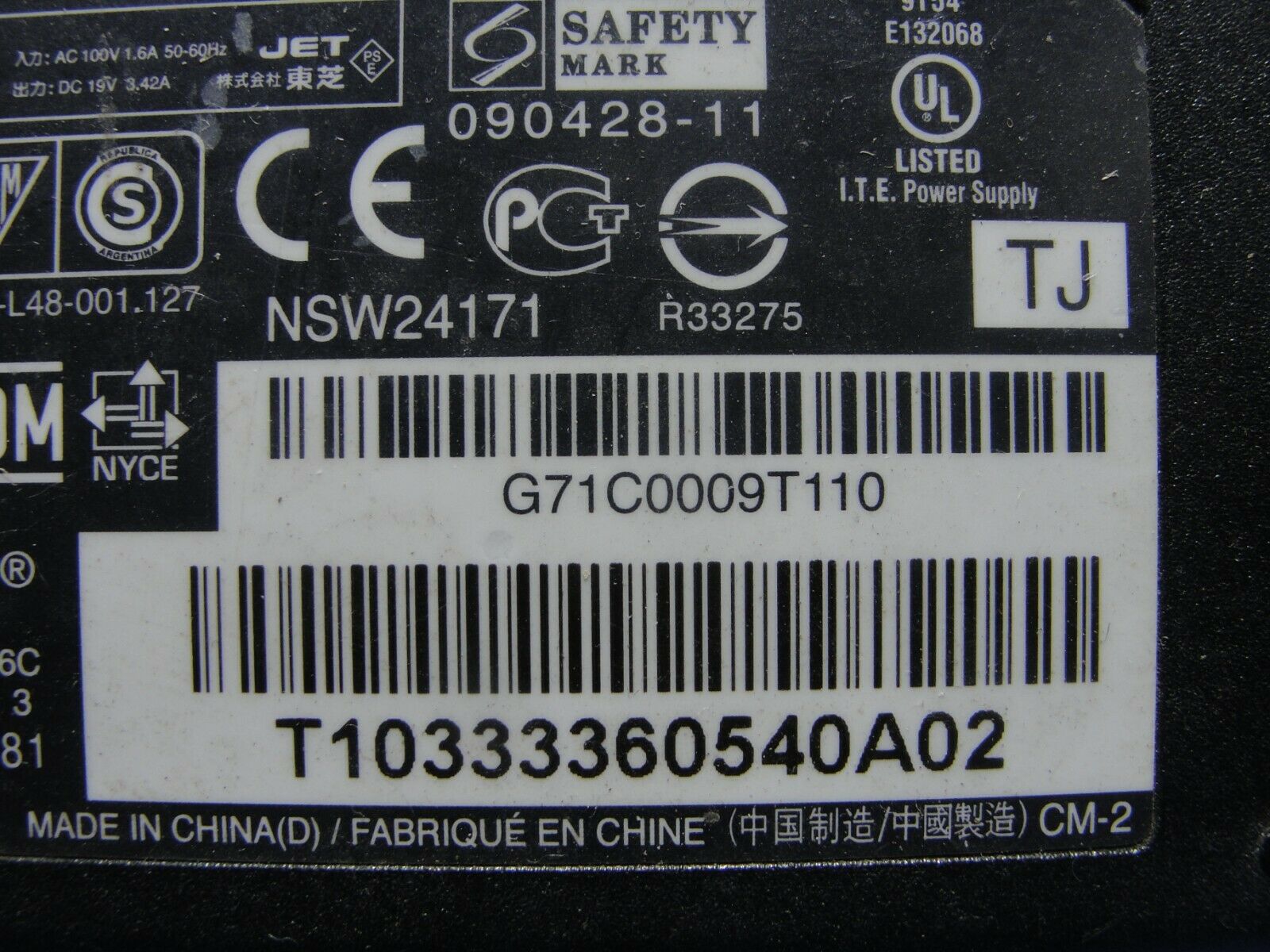 Genuine Toshiba AC Adapter Power Charger 19V 3.42 65W PA3714U-1ACA G71C0009T110 
