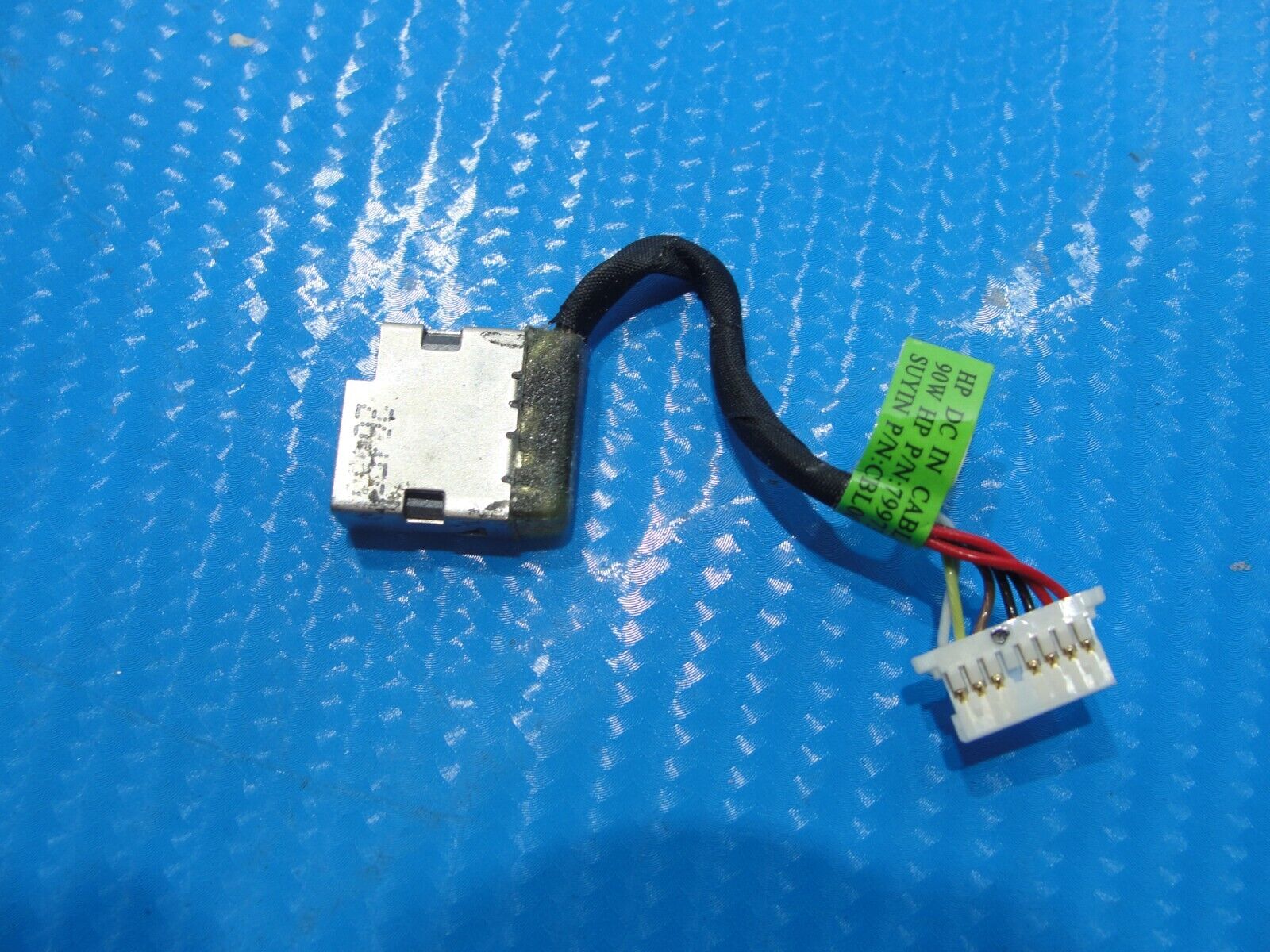 HP Pavilion 15-au063nr 15.6