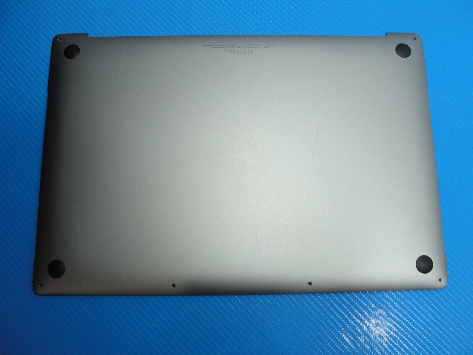 MacBook Pro A1990 15