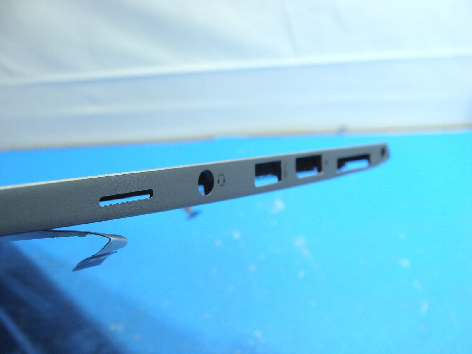 HP EliteBook Folio 14 1040 G2 OEM Laptop Palmrest w/TouchPad Silver 739576-001